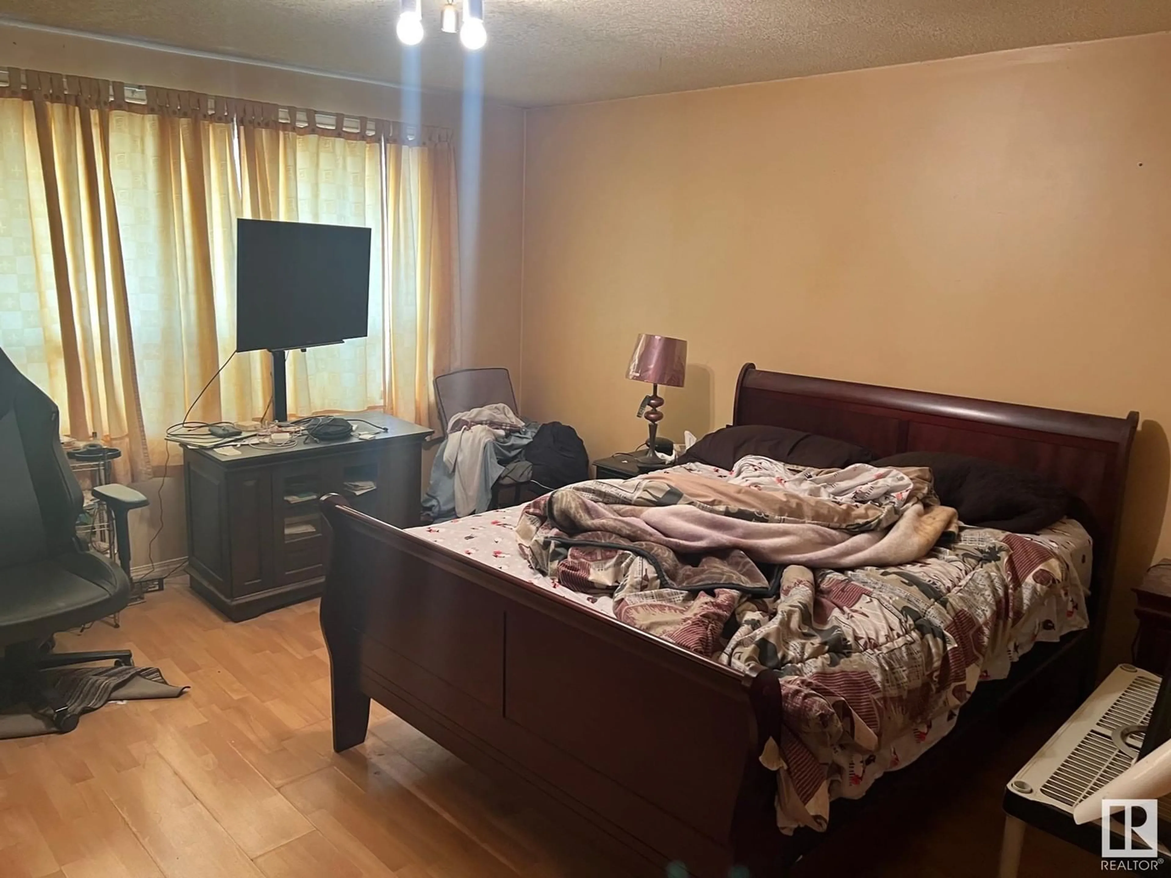 A pic of a room for S - 4816 47 AV, Redwater Alberta T0A2W0