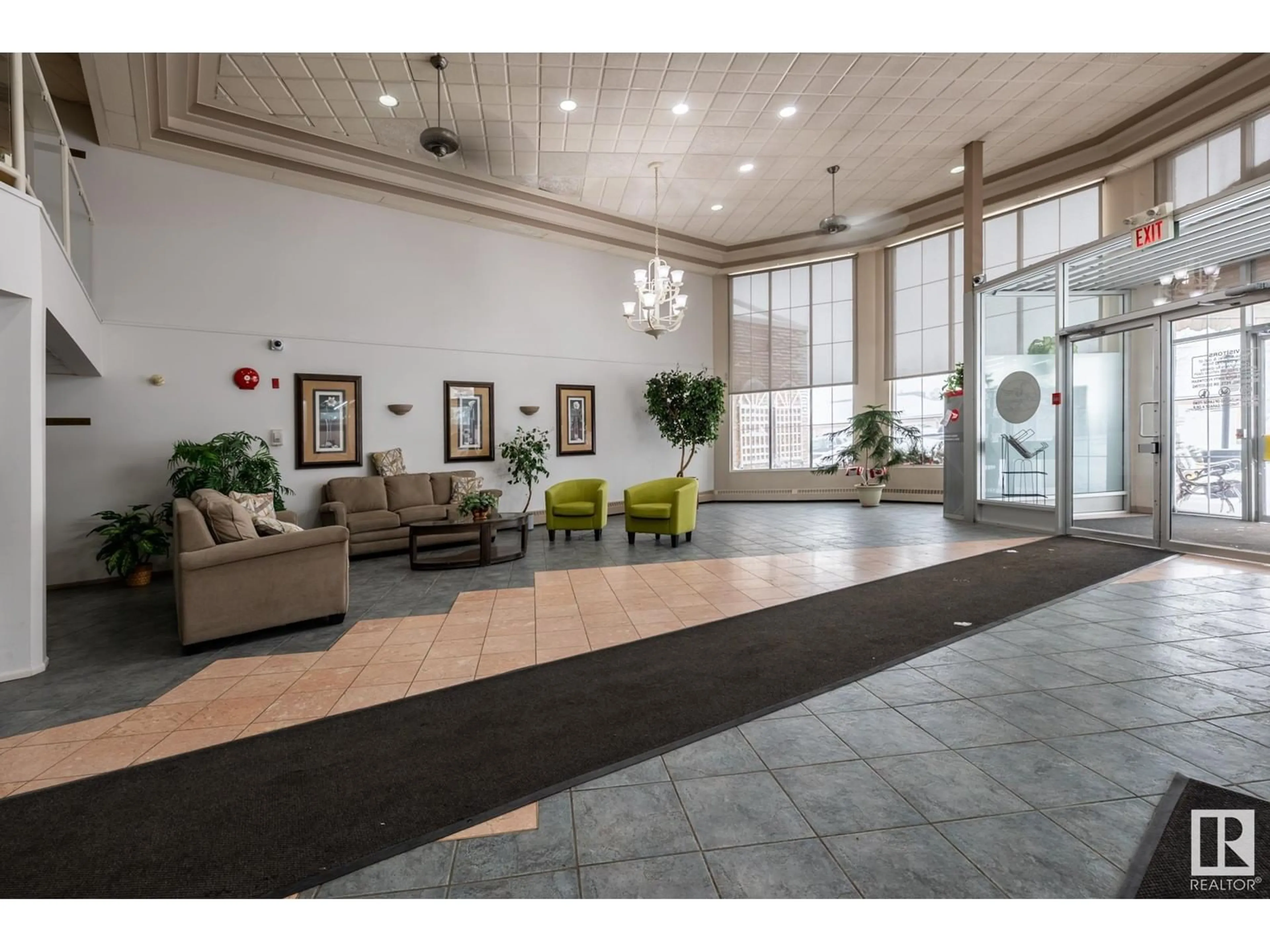 Lobby for 15499 - 236 CASTLE DOWNS RD, Edmonton Alberta T5X5Y3