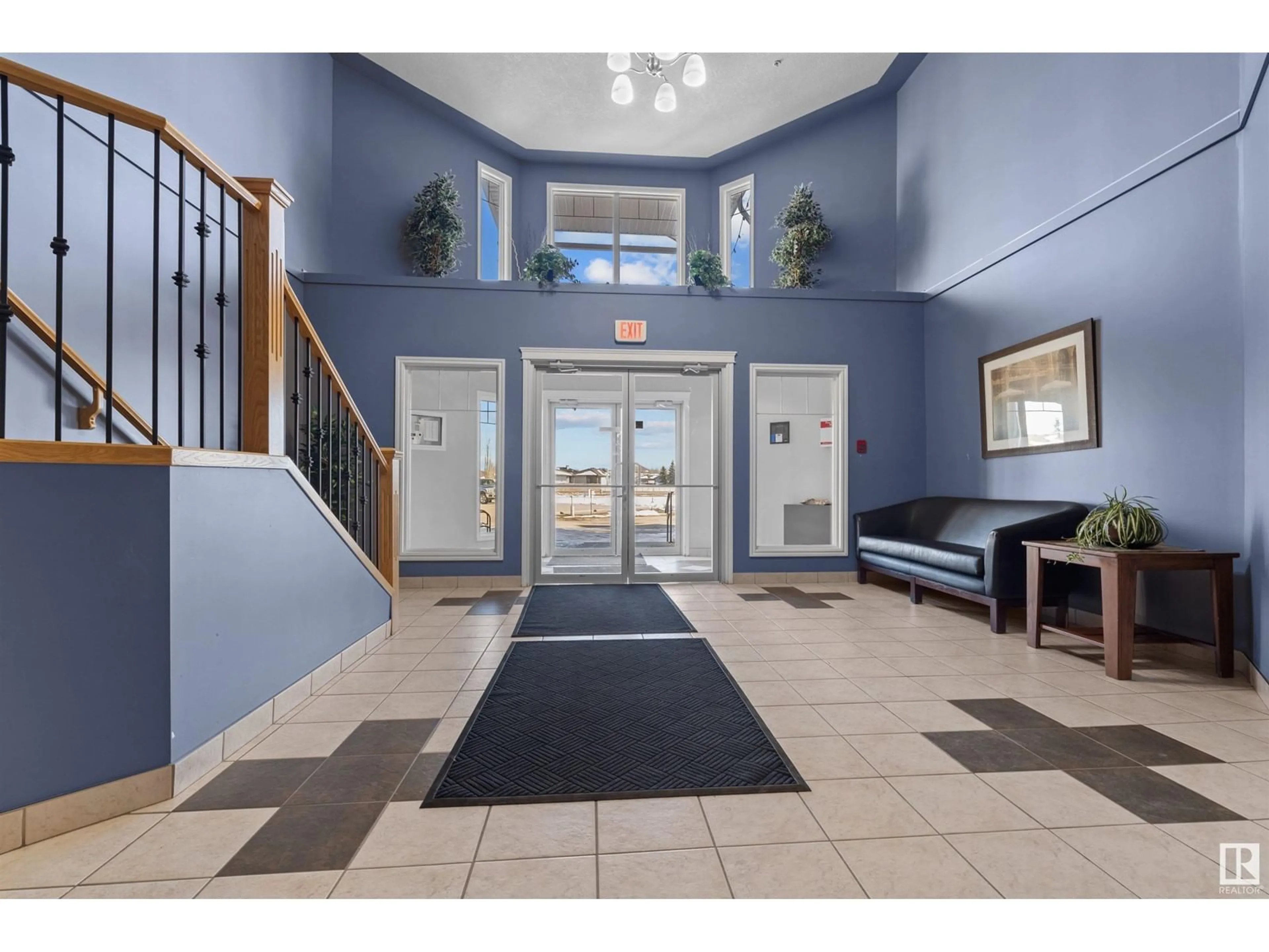 Indoor foyer for 236 WESTERRA MR, Stony Plain Alberta T7Z0G7
