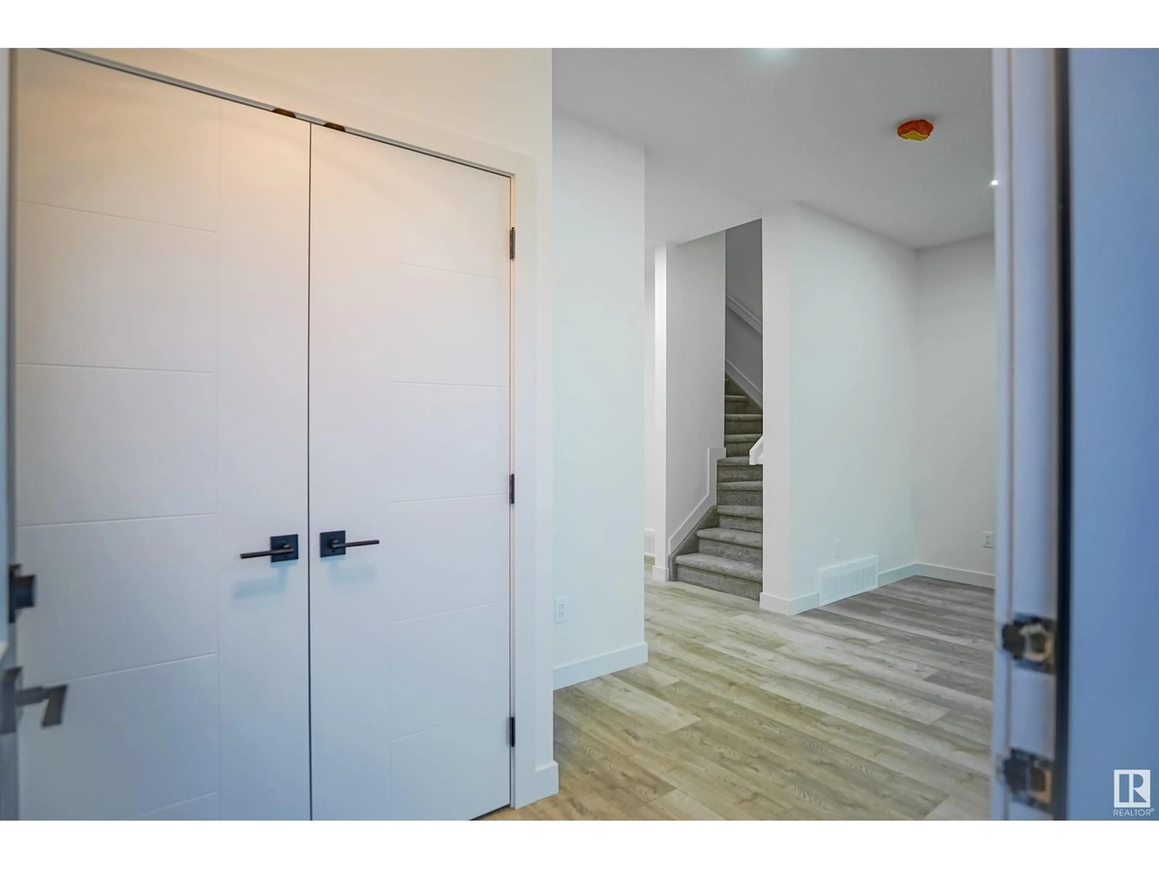 Indoor foyer for 80 Blackbird BN, Fort Saskatchewan Alberta T8L1X5