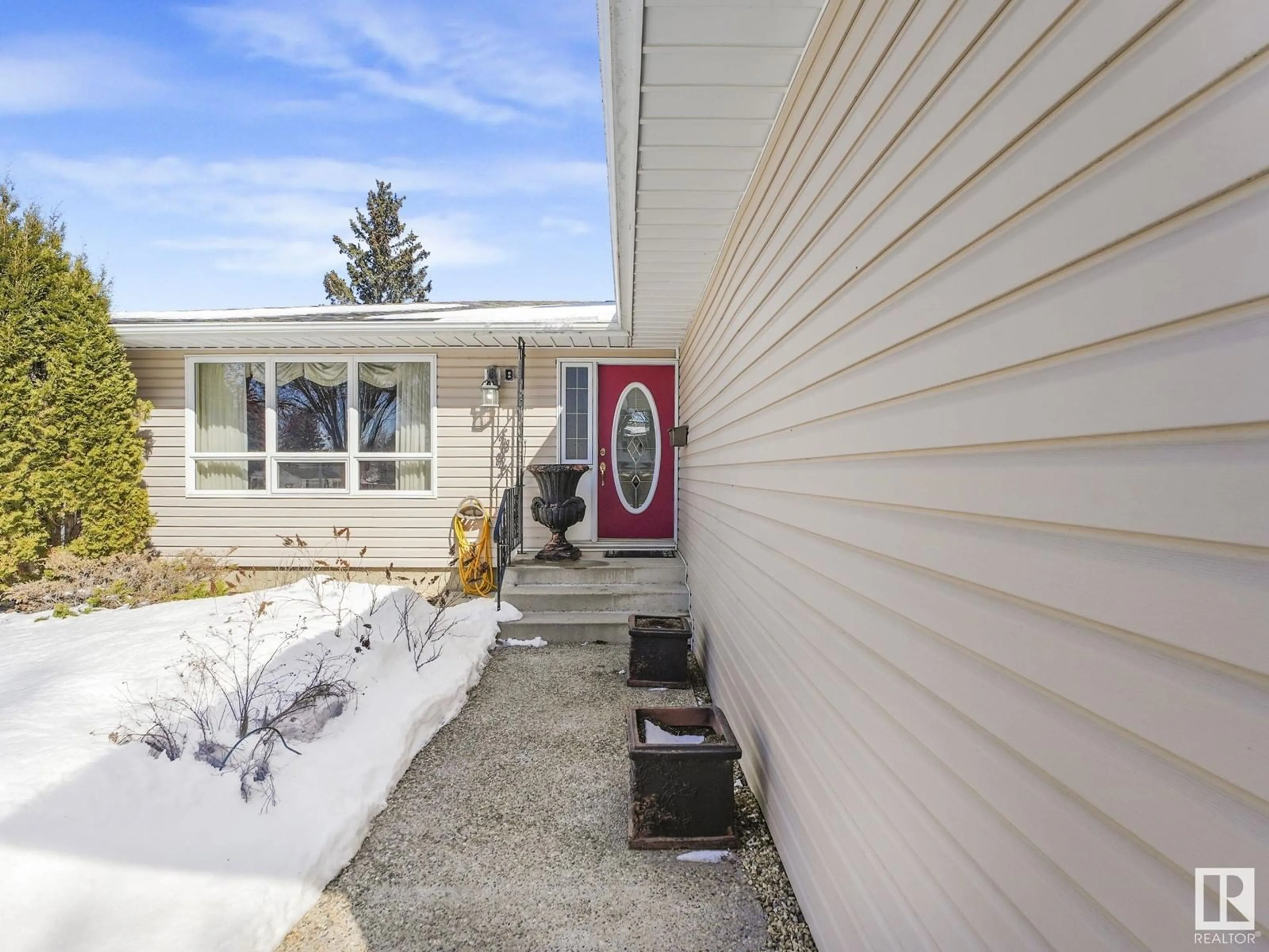Home with vinyl exterior material, street for 49 BURNHAM PL, St. Albert Alberta T8N0A9