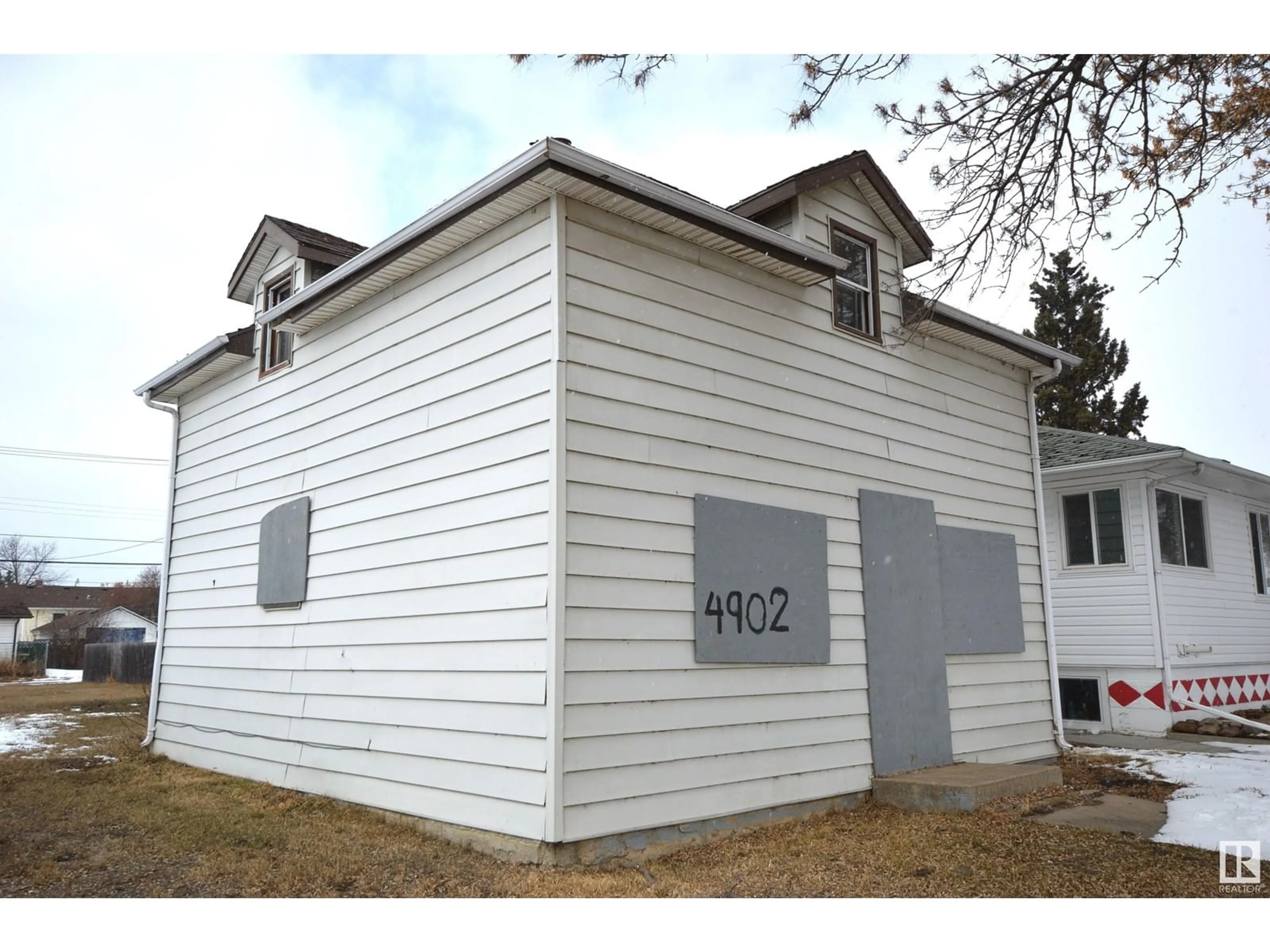 Home with vinyl exterior material, building for 4902 51A ST, Bonnyville Town Alberta T9N2G3