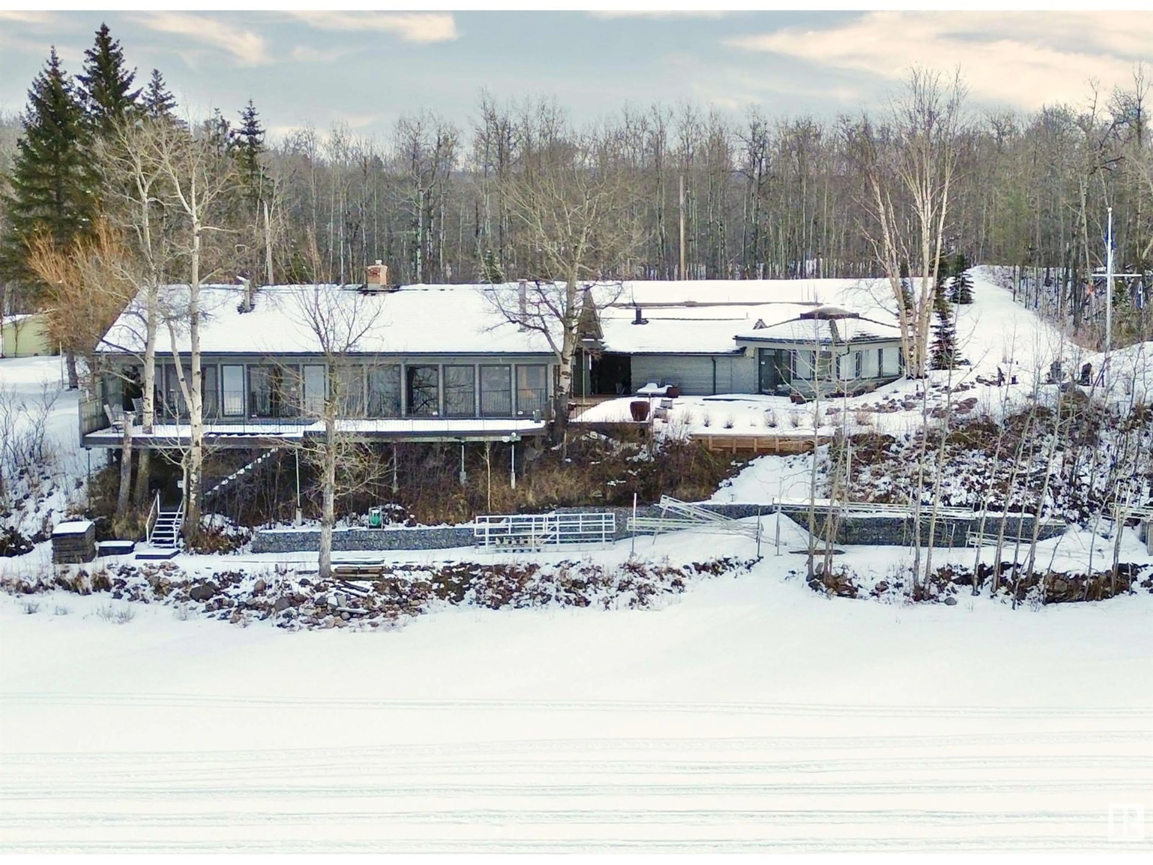 A pic from outside/outdoor area/front of a property/back of a property/a pic from drone, water/lake/river/ocean view for 139 SILVER BEACH RD, Rural Wetaskiwin County Alberta T0C2C0
