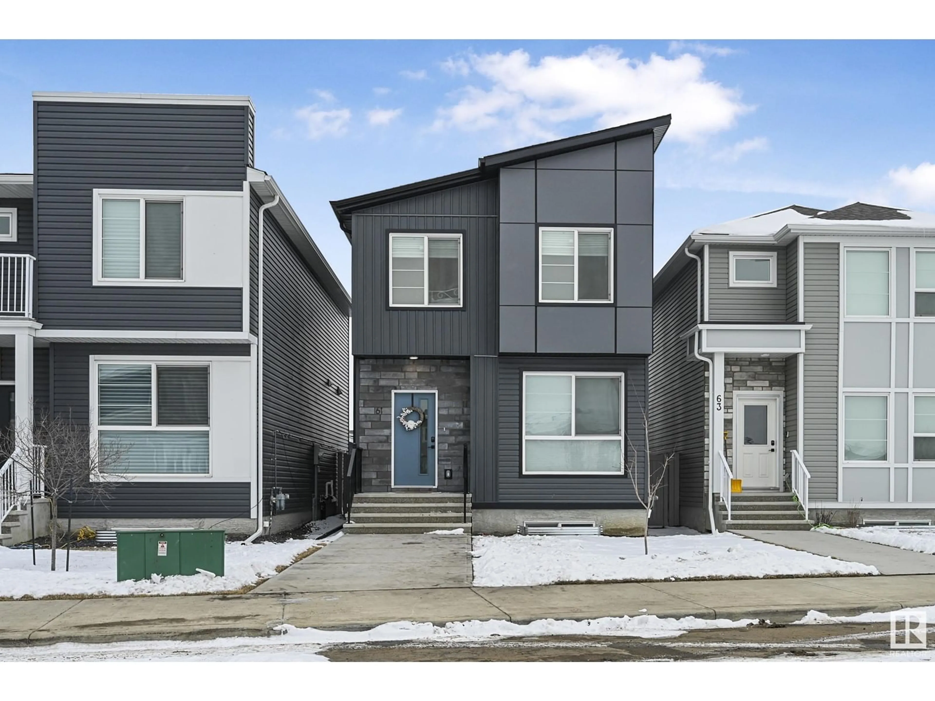 Home with vinyl exterior material, street for 204 STARLING, Fort Saskatchewan Alberta T8L0X9