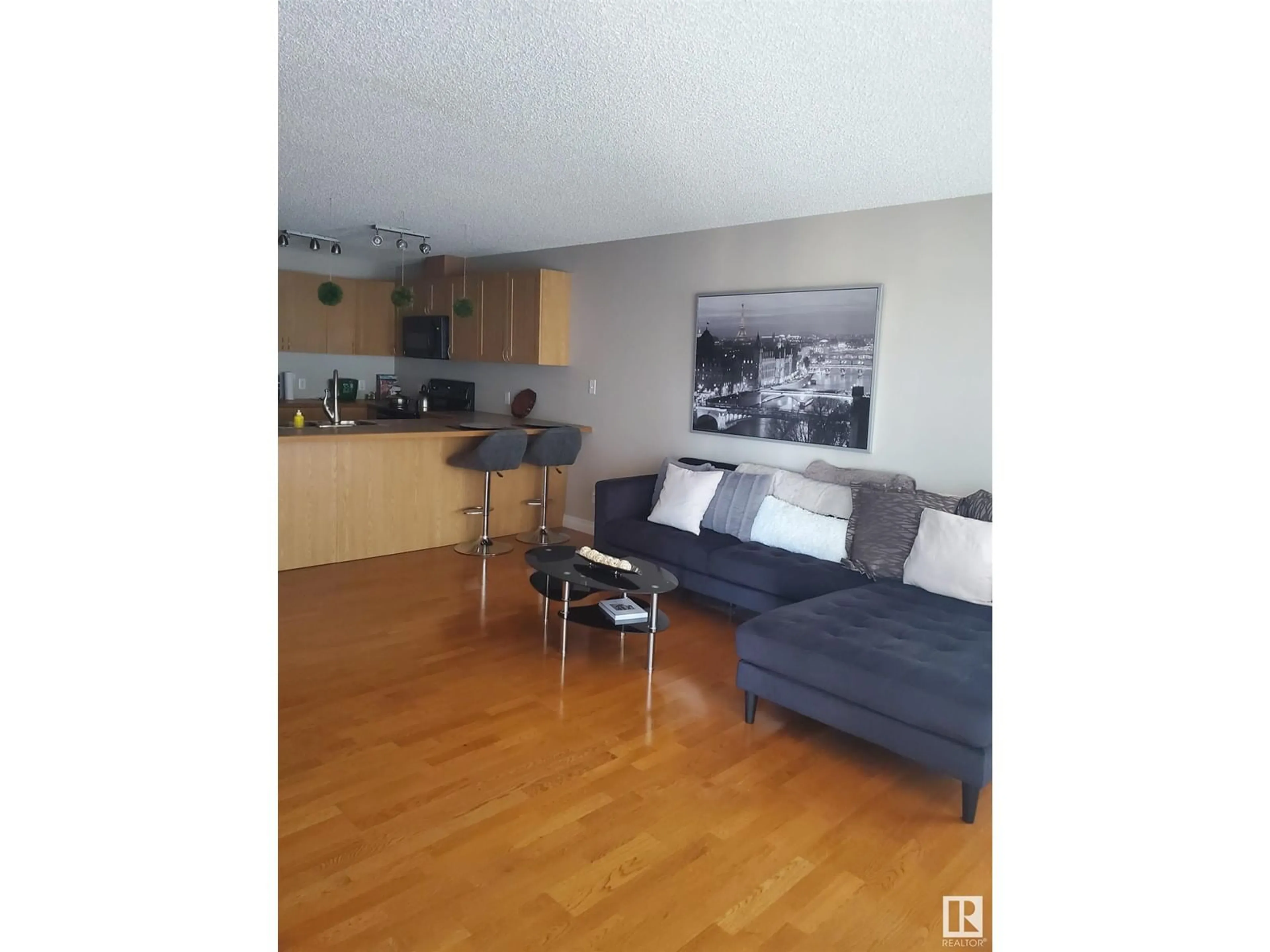 Unknown for 2953 26 ST, Edmonton Alberta T6T2A1