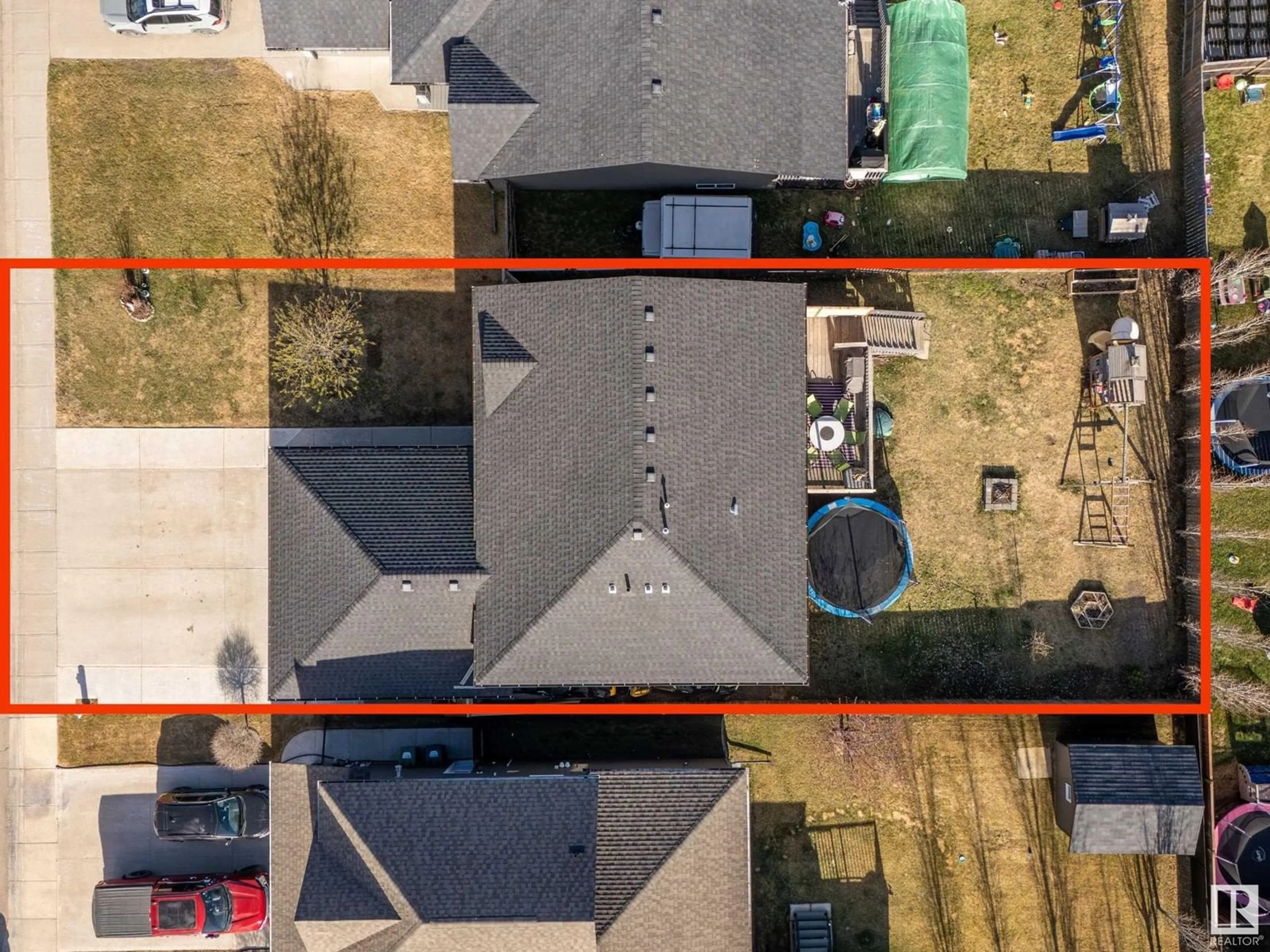 A pic from outside/outdoor area/front of a property/back of a property/a pic from drone, street for 4907 58 AVE, Cold Lake Alberta T9M0E8