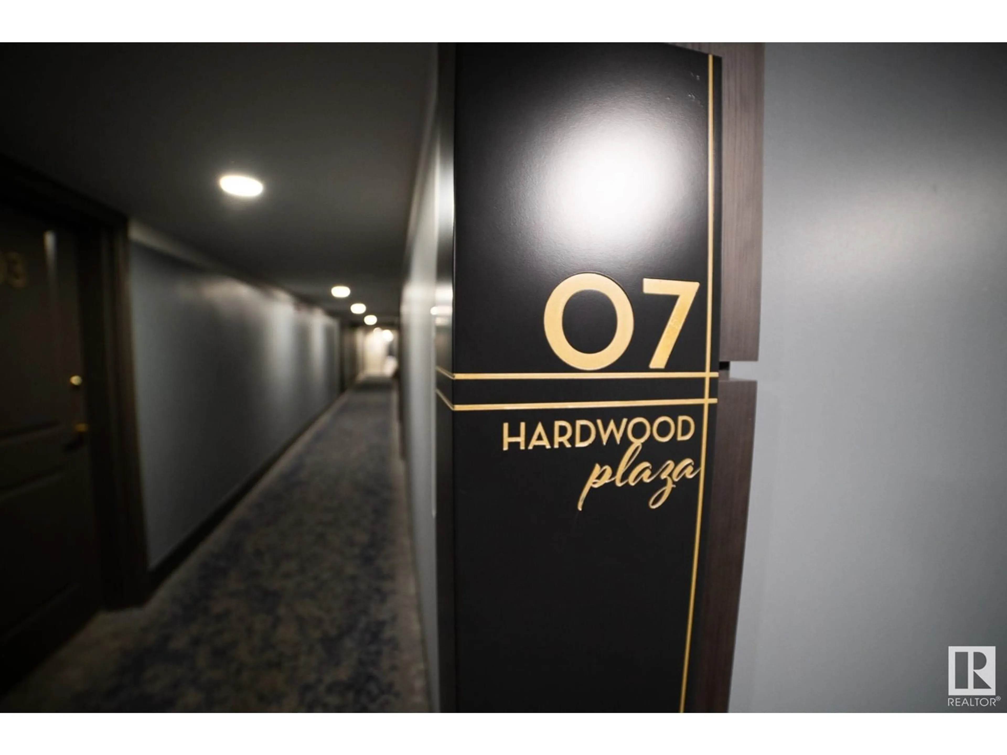 Indoor foyer for 11025 - 711 JASPER AV, Edmonton Alberta T5K0K7