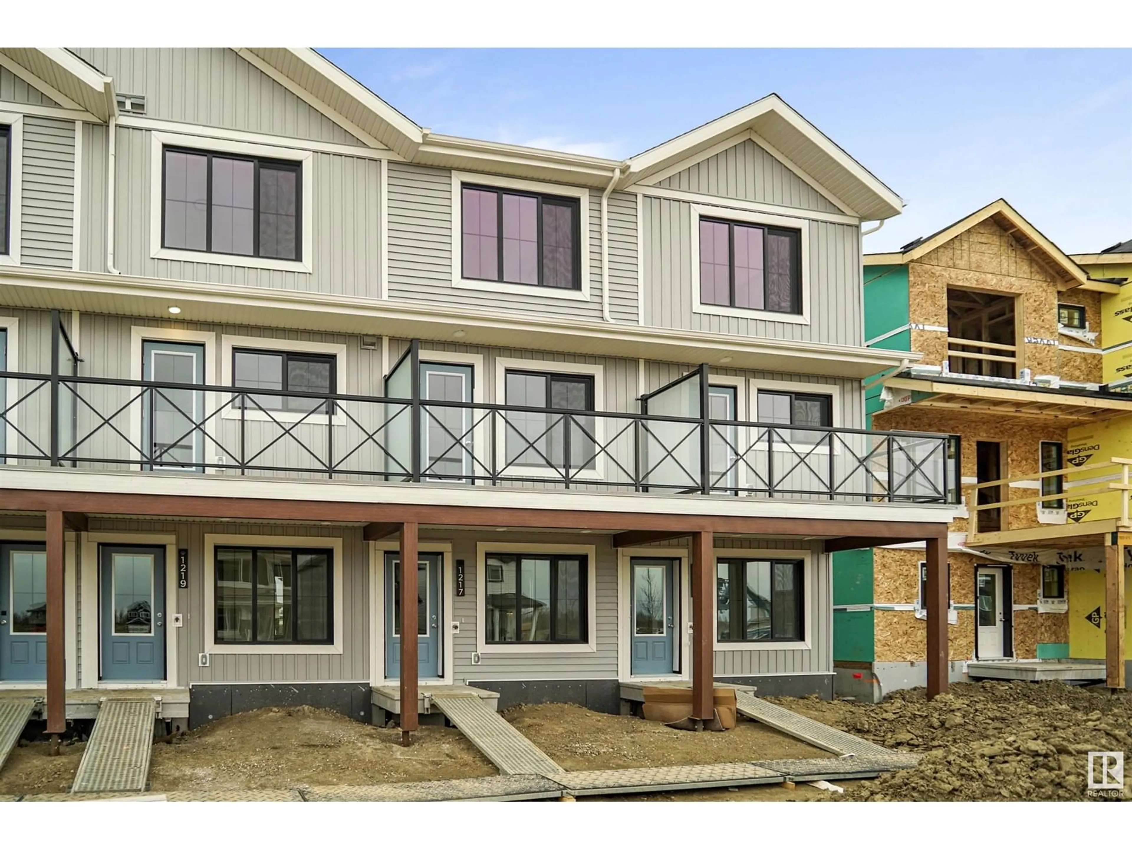 Home with vinyl exterior material, street for 36 ELIZABETH GD, Spruce Grove Alberta T7X3C7