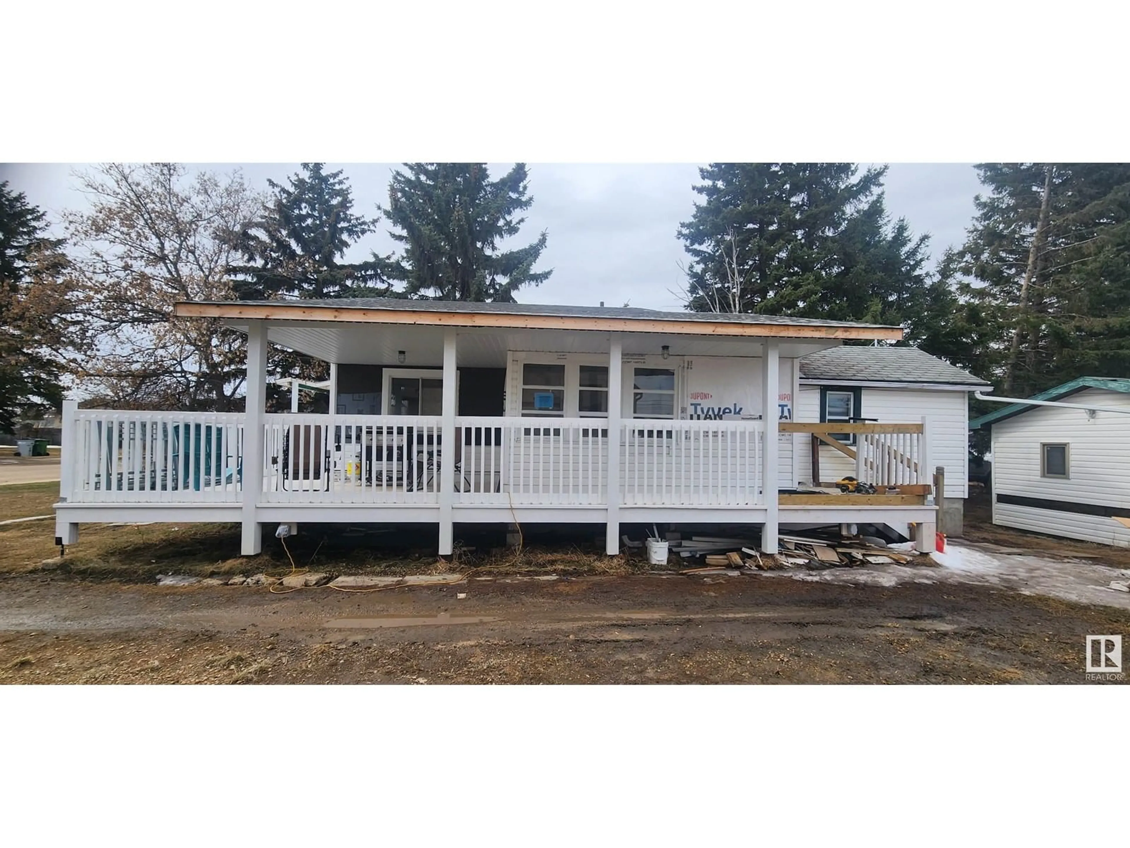 Home with vinyl exterior material, unknown for 9740 109 ST, Westlock Alberta T7P1P9