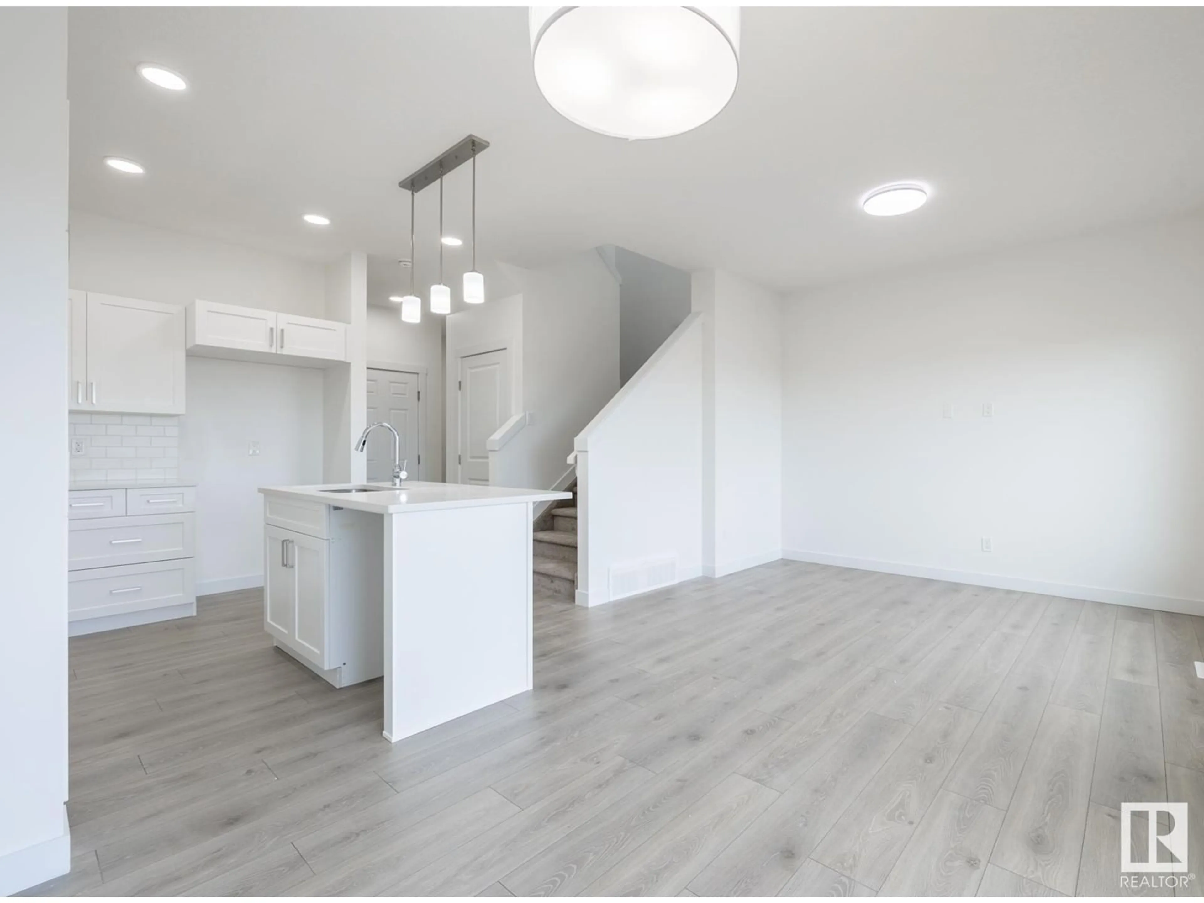 A pic of a room for 19130 29 AV, Edmonton Alberta T6M3B5