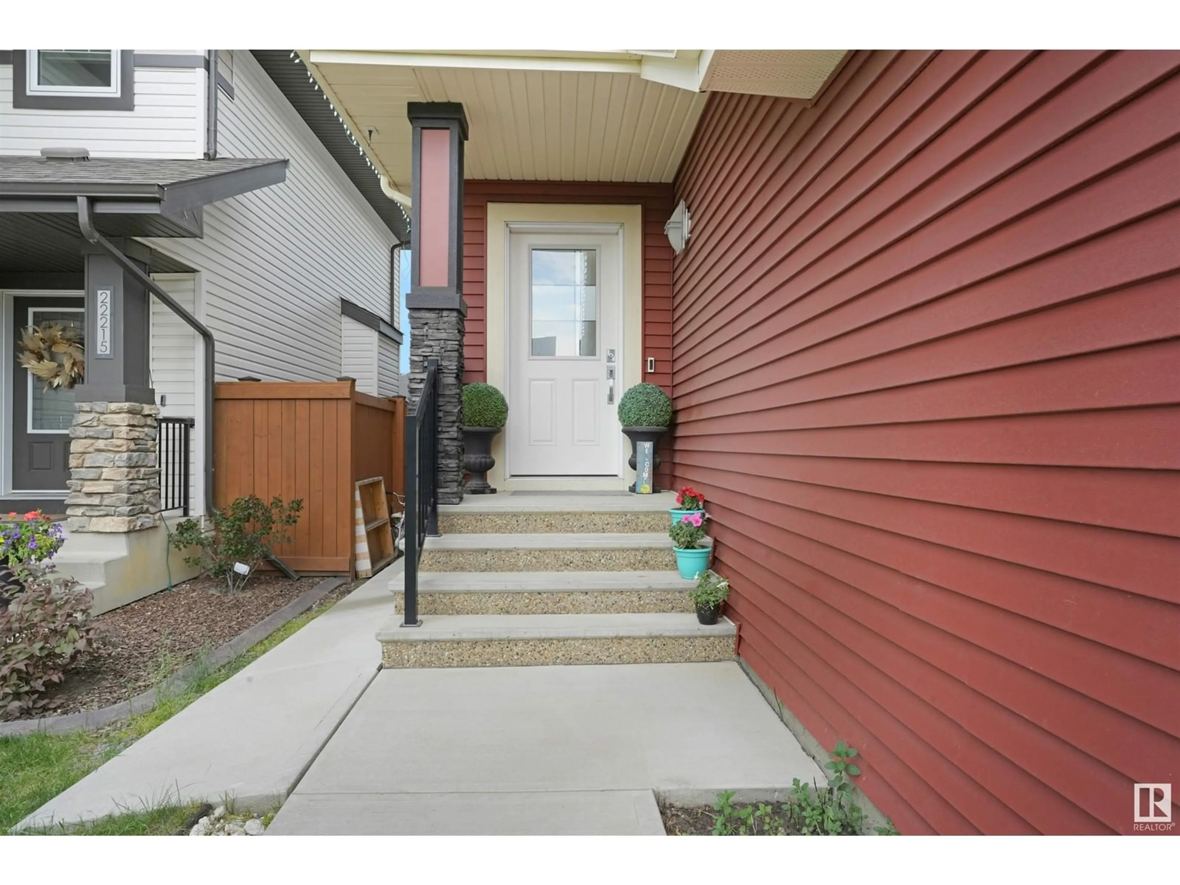 Indoor entryway for 22219 96 AV, Edmonton Alberta T5T7E5