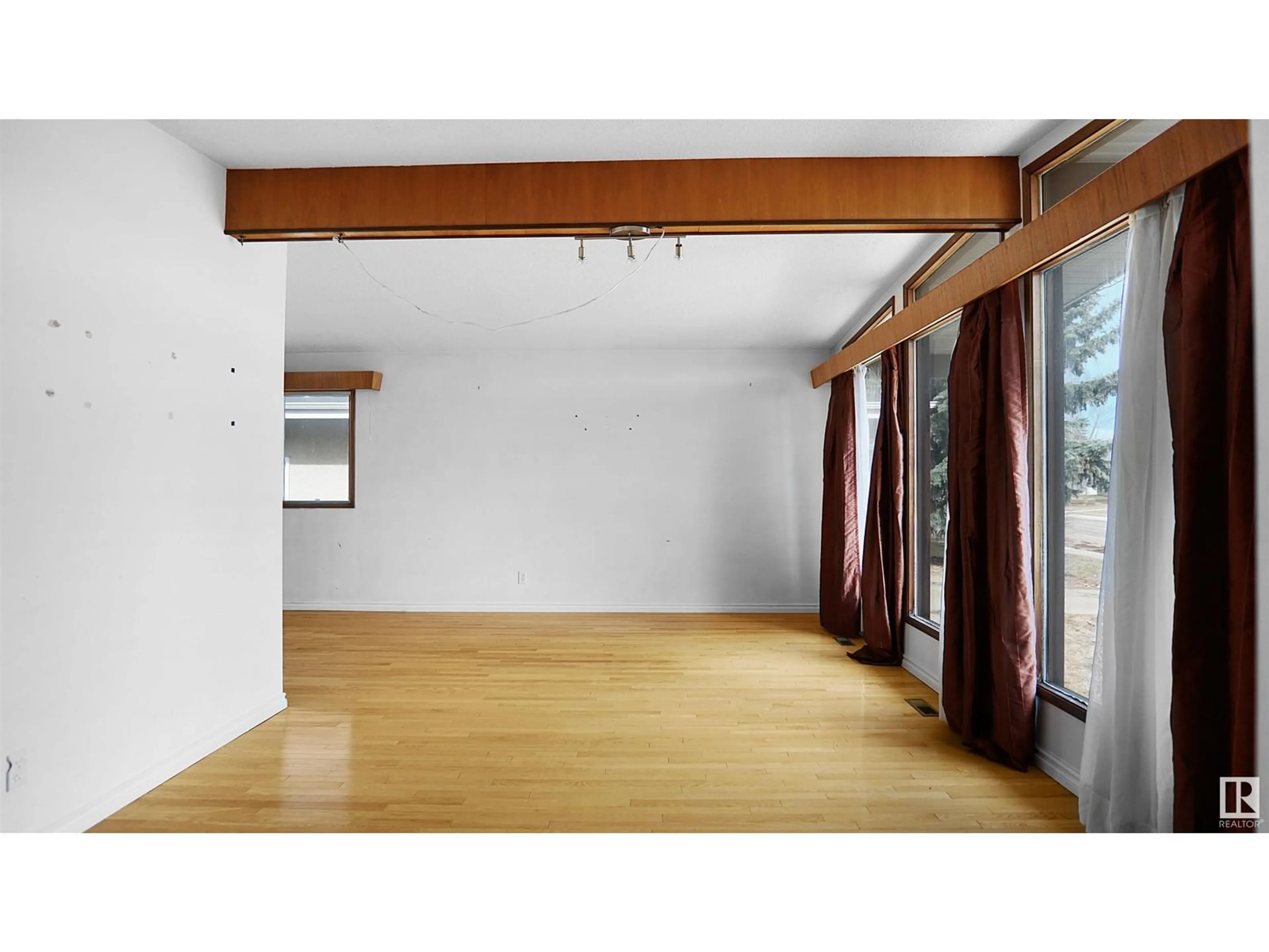 A pic of a room for 14224 83 ST, Edmonton Alberta T5E2X9