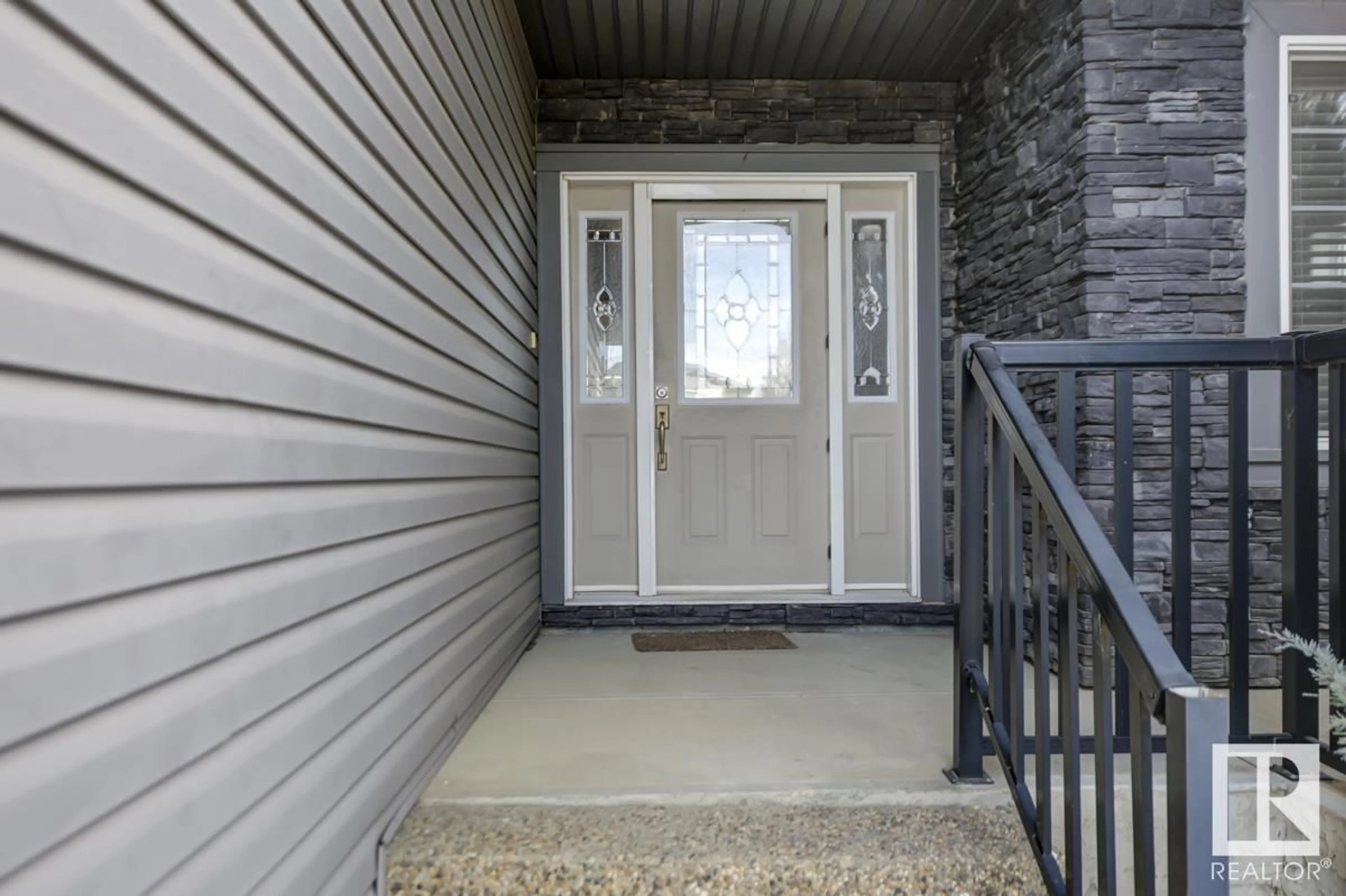 Indoor entryway for 5325 60 ST, Beaumont Alberta T4X0B2
