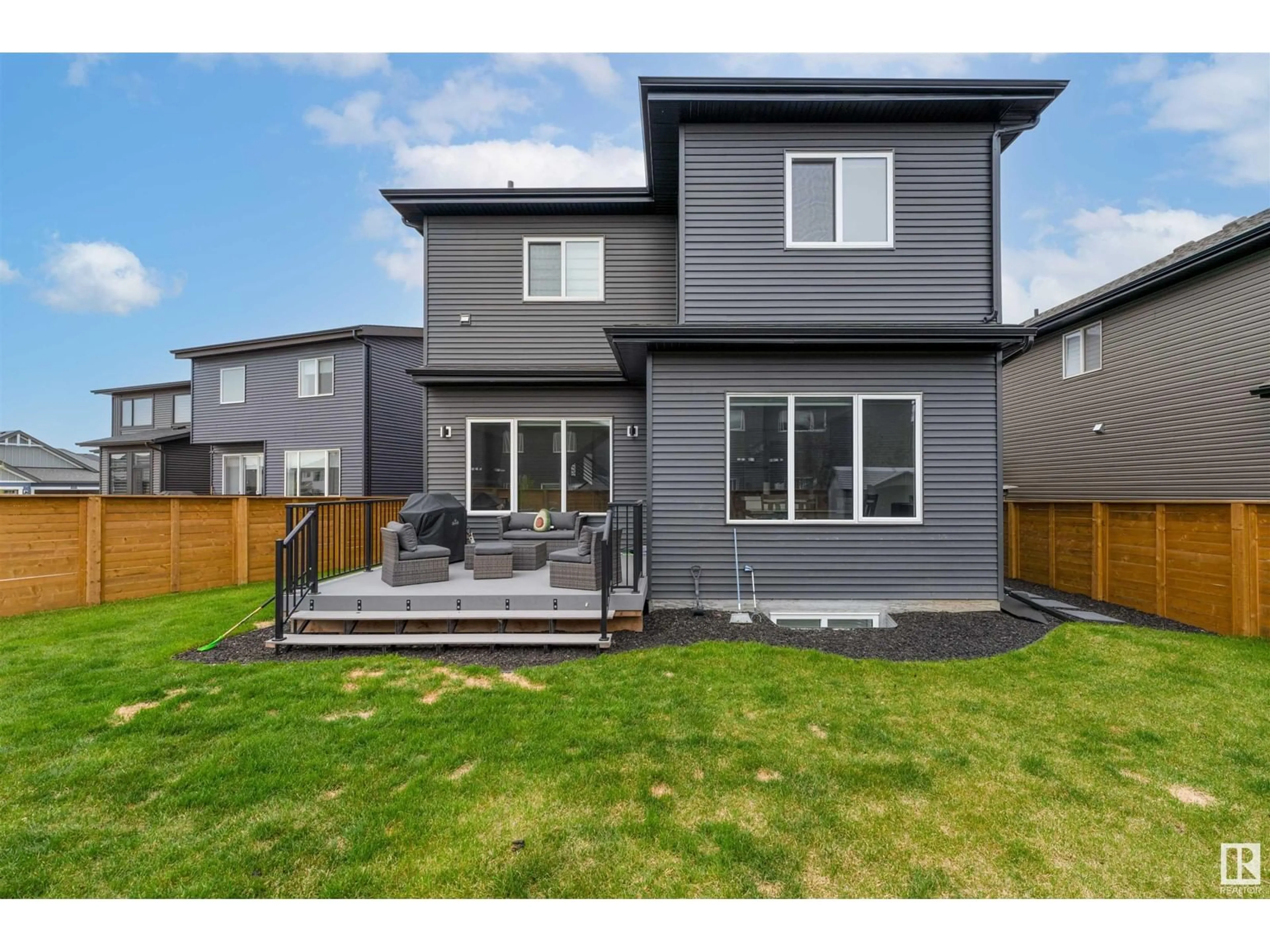 Home with vinyl exterior material, street for 116 RANKIN DR, St. Albert Alberta T8N7S7