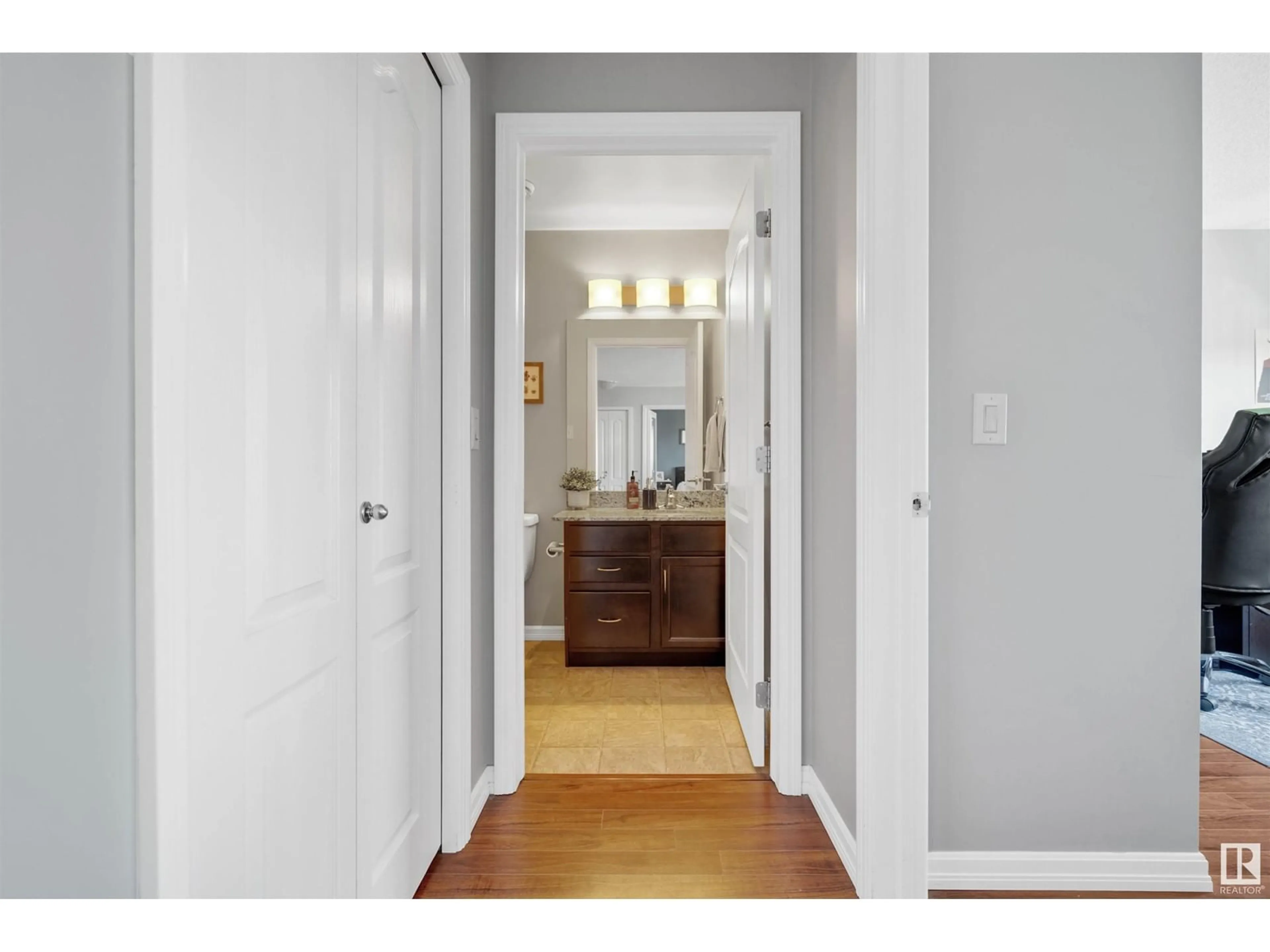 Indoor entryway for #403 - 271 CHARLOTTE WY, Sherwood Park Alberta T8H0N9