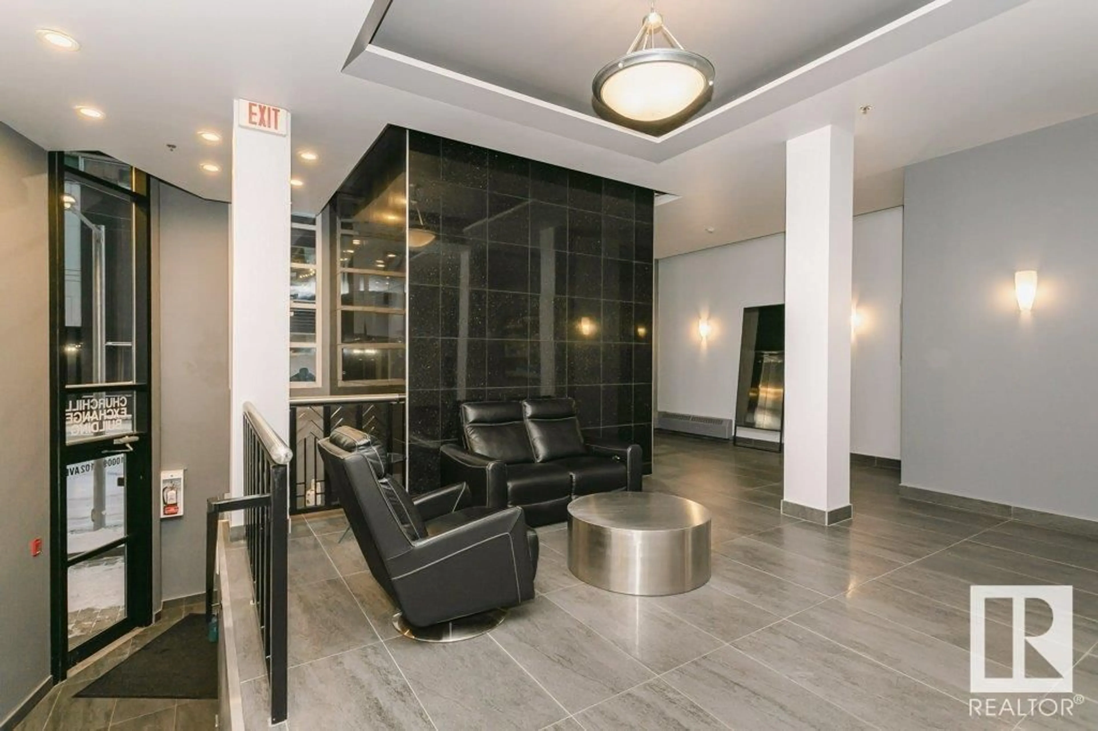 Lobby for 401 - 10009 102 AV, Edmonton Alberta T5J5B6