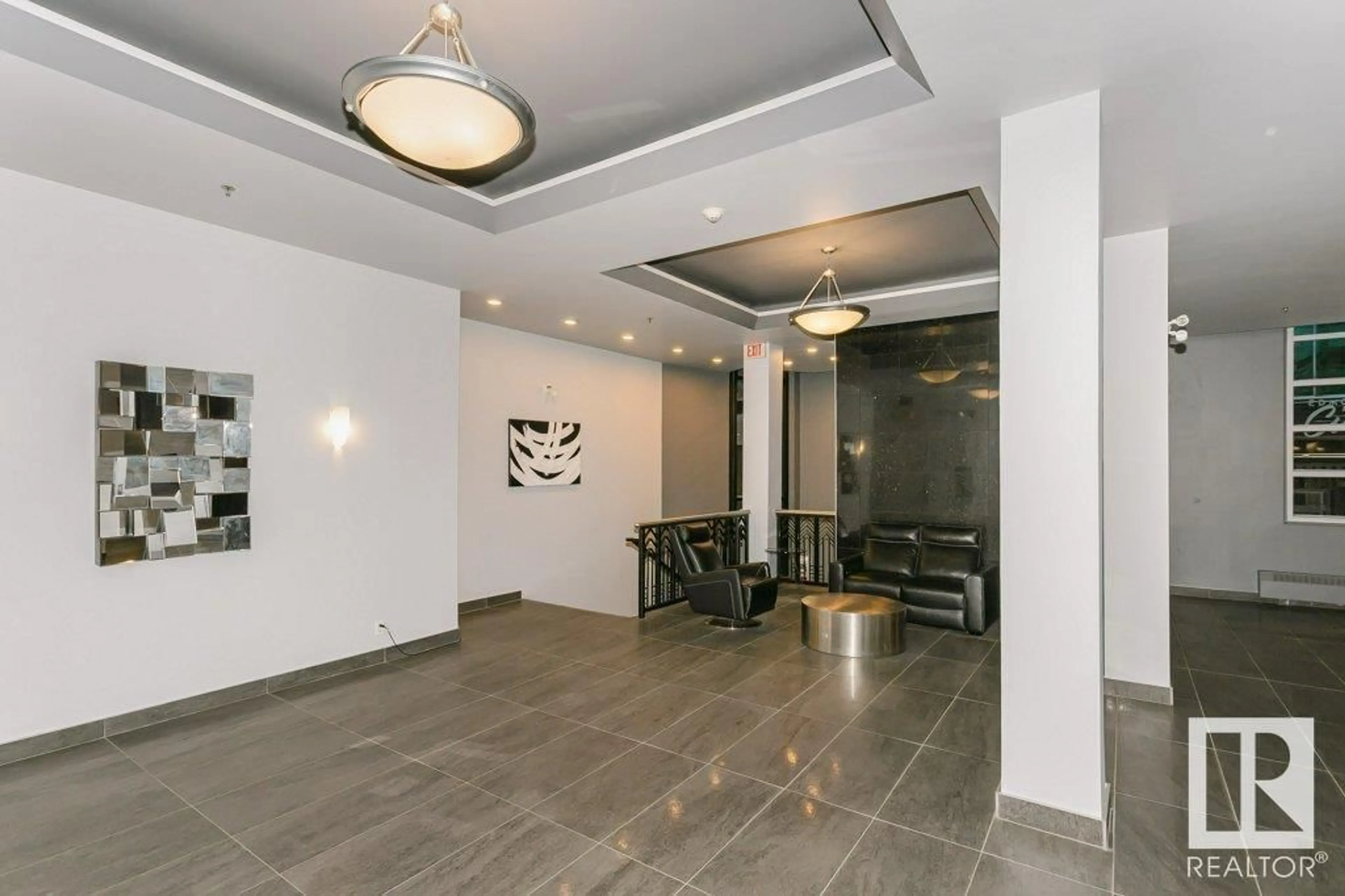 Lobby for 401 - 10009 102 AV, Edmonton Alberta T5J5B6