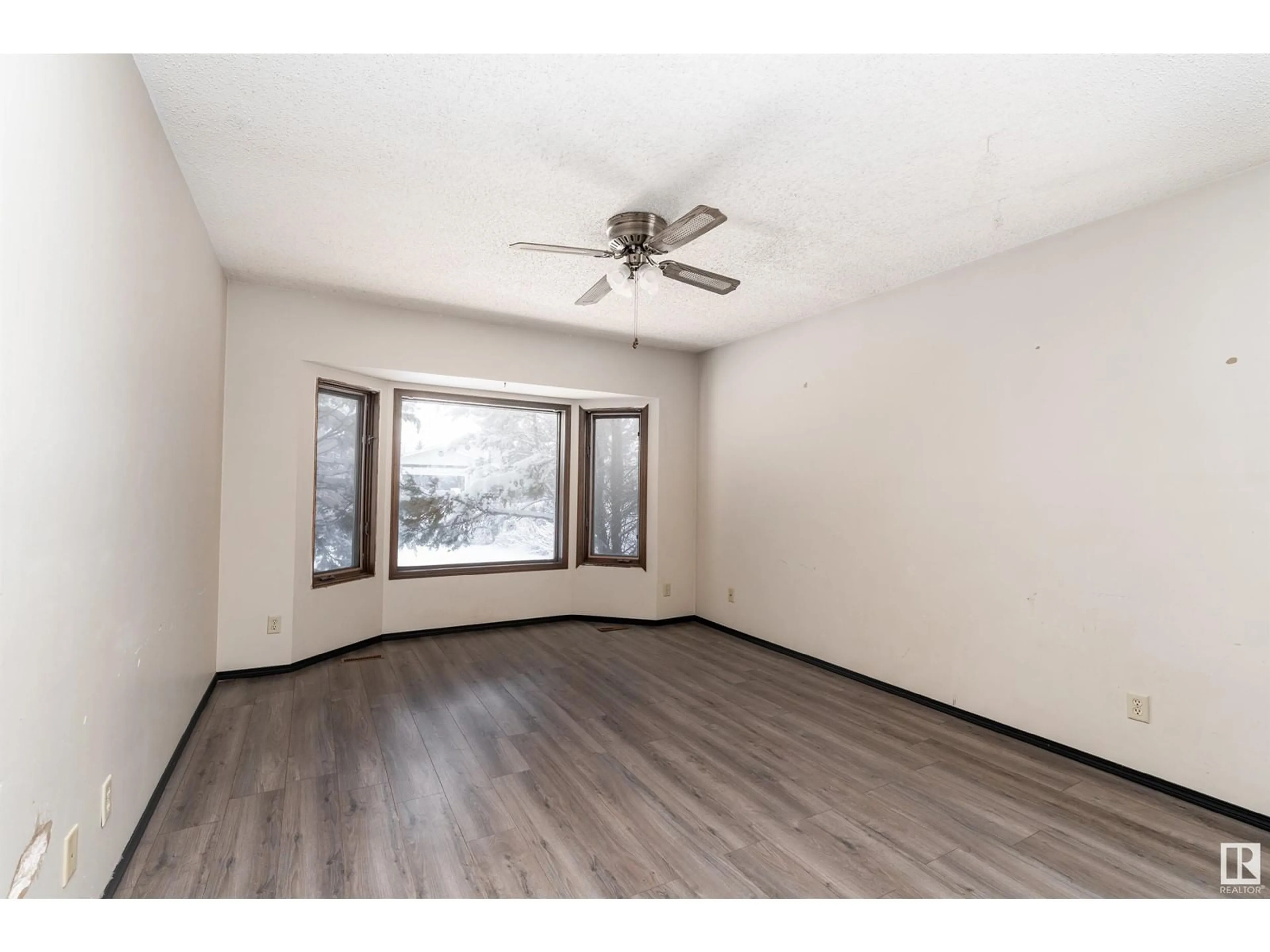 A pic of a room for NW - 7519 189 ST, Edmonton Alberta T5T5J1