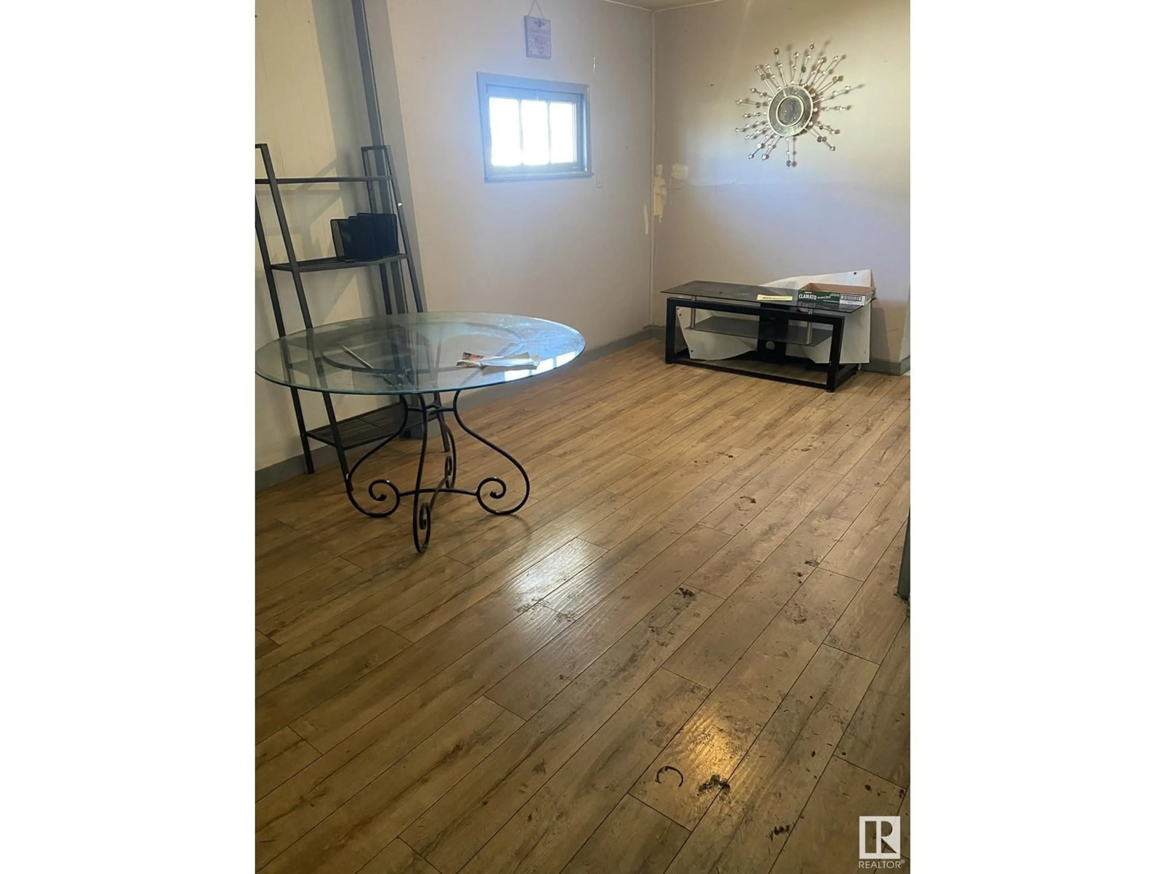 A pic of a room for NW - 15913 100A ST, Edmonton Alberta T5P0L7