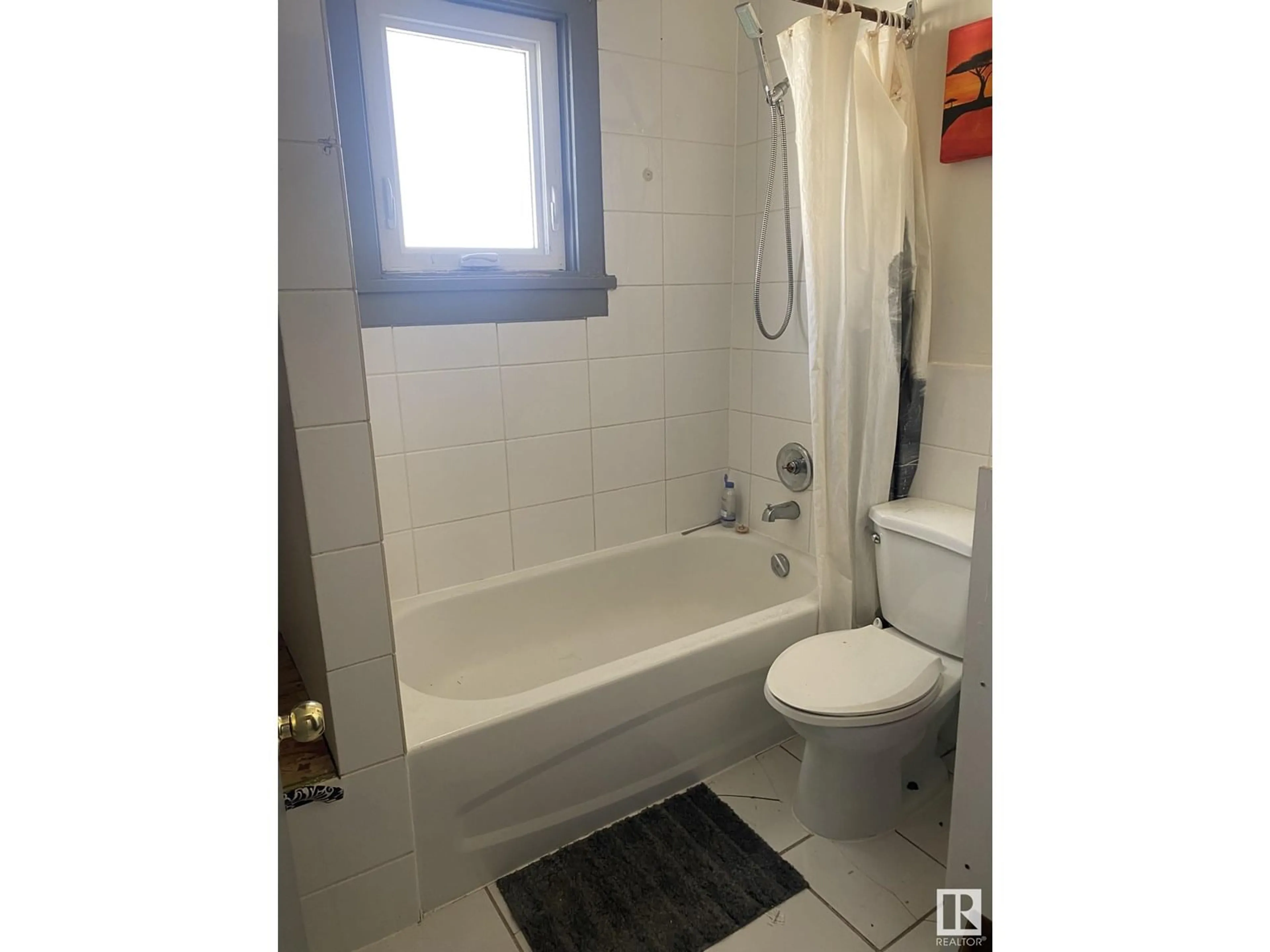 Standard bathroom, unknown for NW - 15913 100A ST, Edmonton Alberta T5P0L7