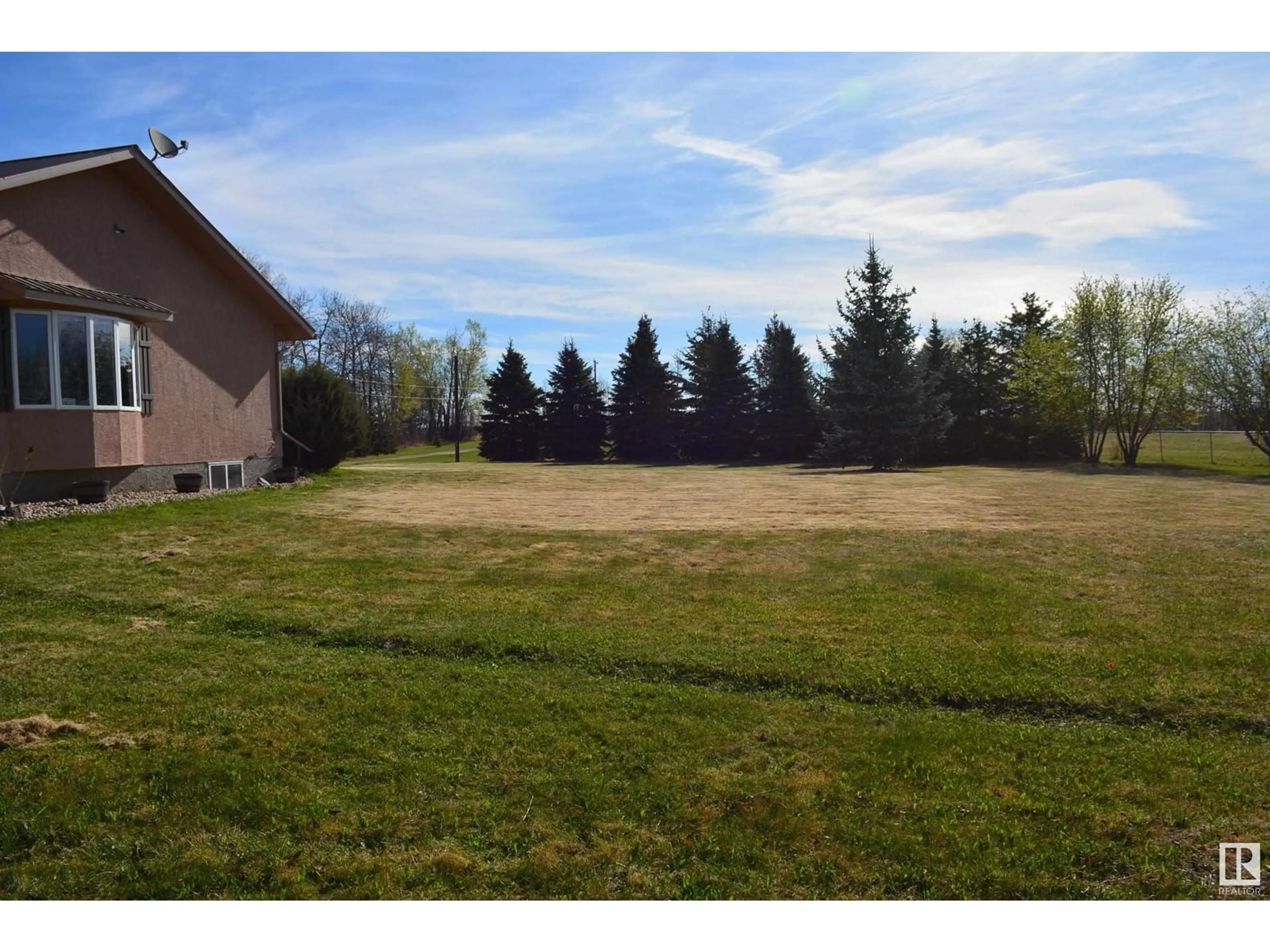 A pic from outside/outdoor area/front of a property/back of a property/a pic from drone, unknown for 60316 RANGE ROAD 61, Rural Barrhead County Alberta T0G2G0