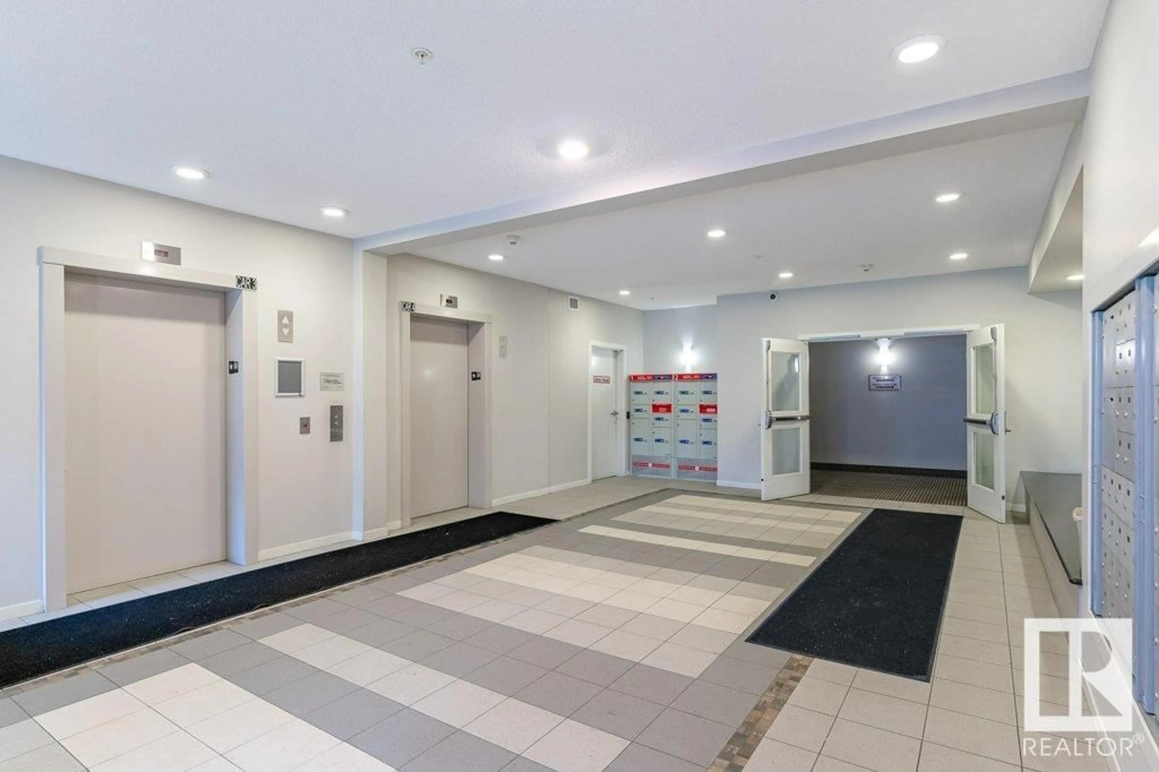Indoor foyer for #243 - 1818 RUTHERFORD RD, Edmonton Alberta T6W2K6
