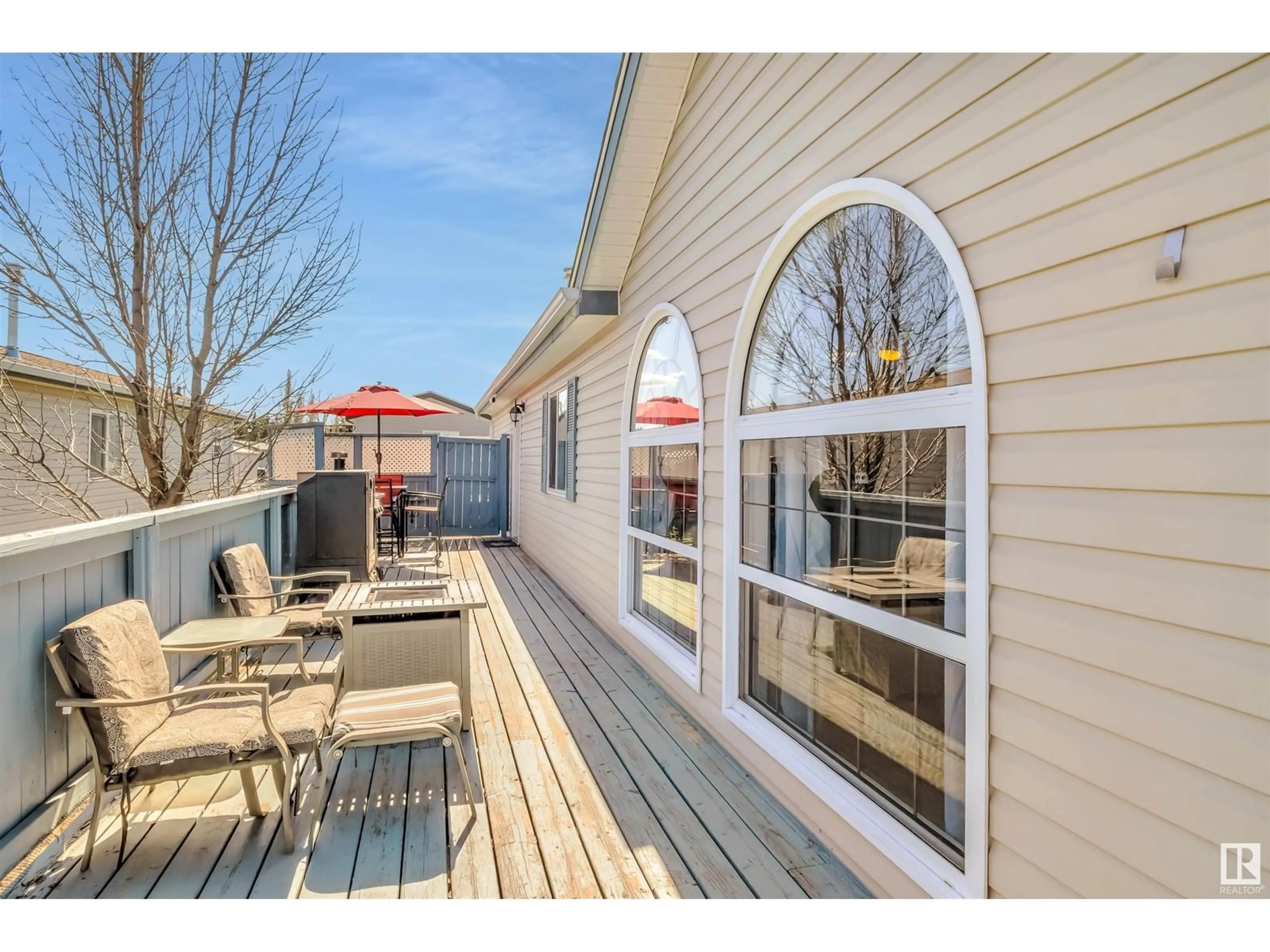 Patio, water/lake/river/ocean view for 315 MAPLEWOOD DR, Edmonton Alberta T6P0A7