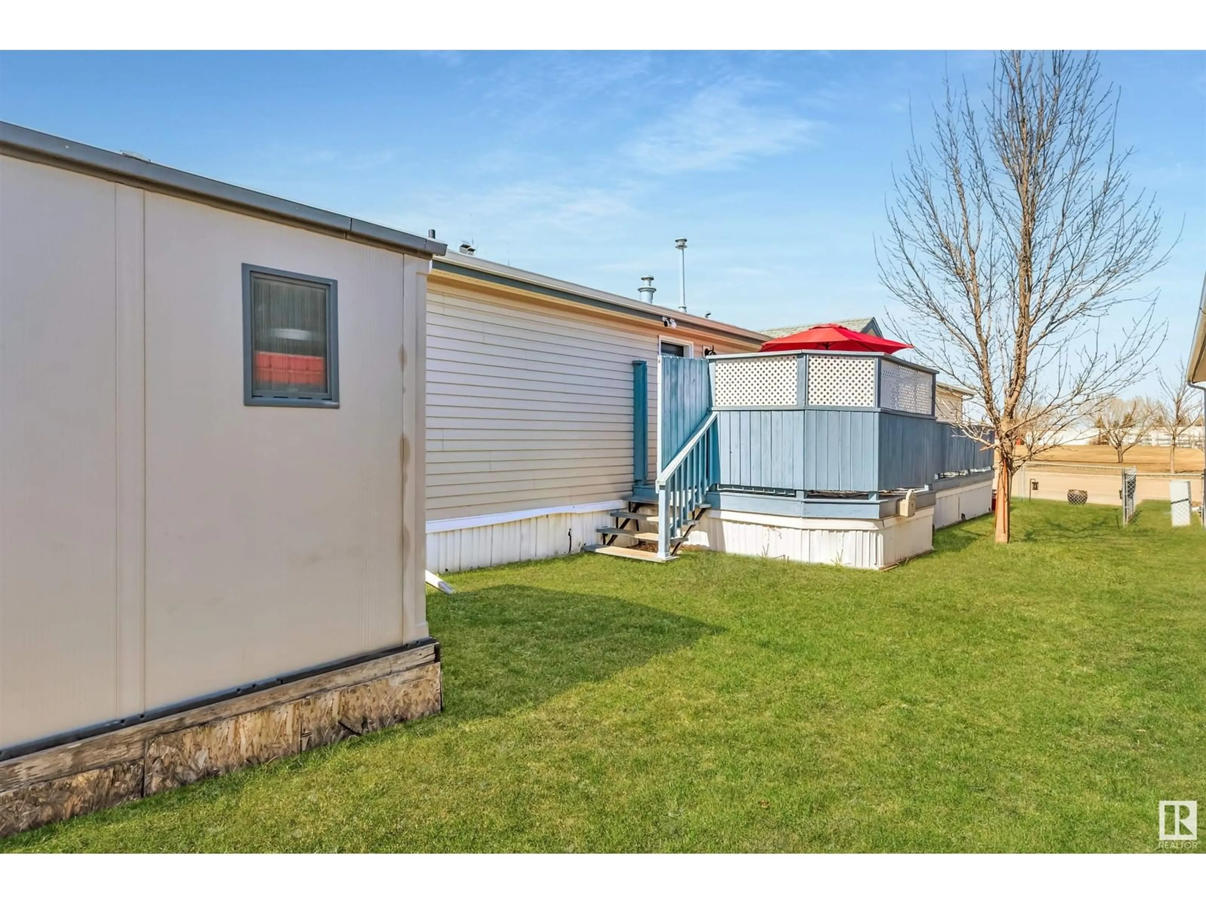 Shed for 315 MAPLEWOOD DR, Edmonton Alberta T6P0A7