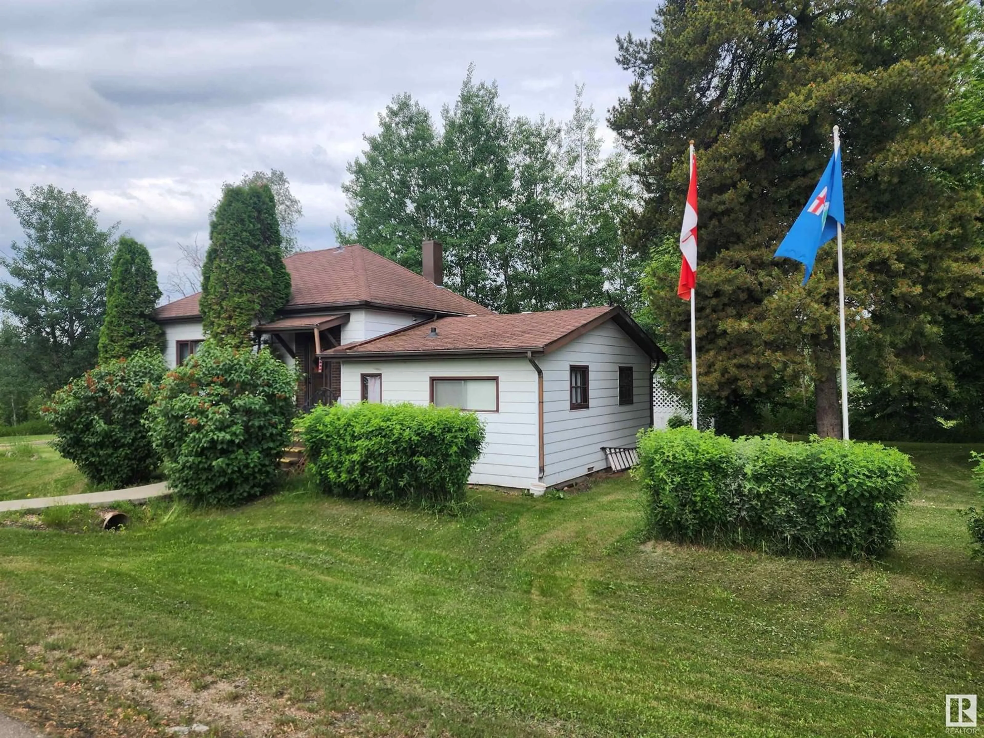 A pic from outside/outdoor area/front of a property/back of a property/a pic from drone, unknown for 4902 52 ST, Colinton Alberta T0G0R0
