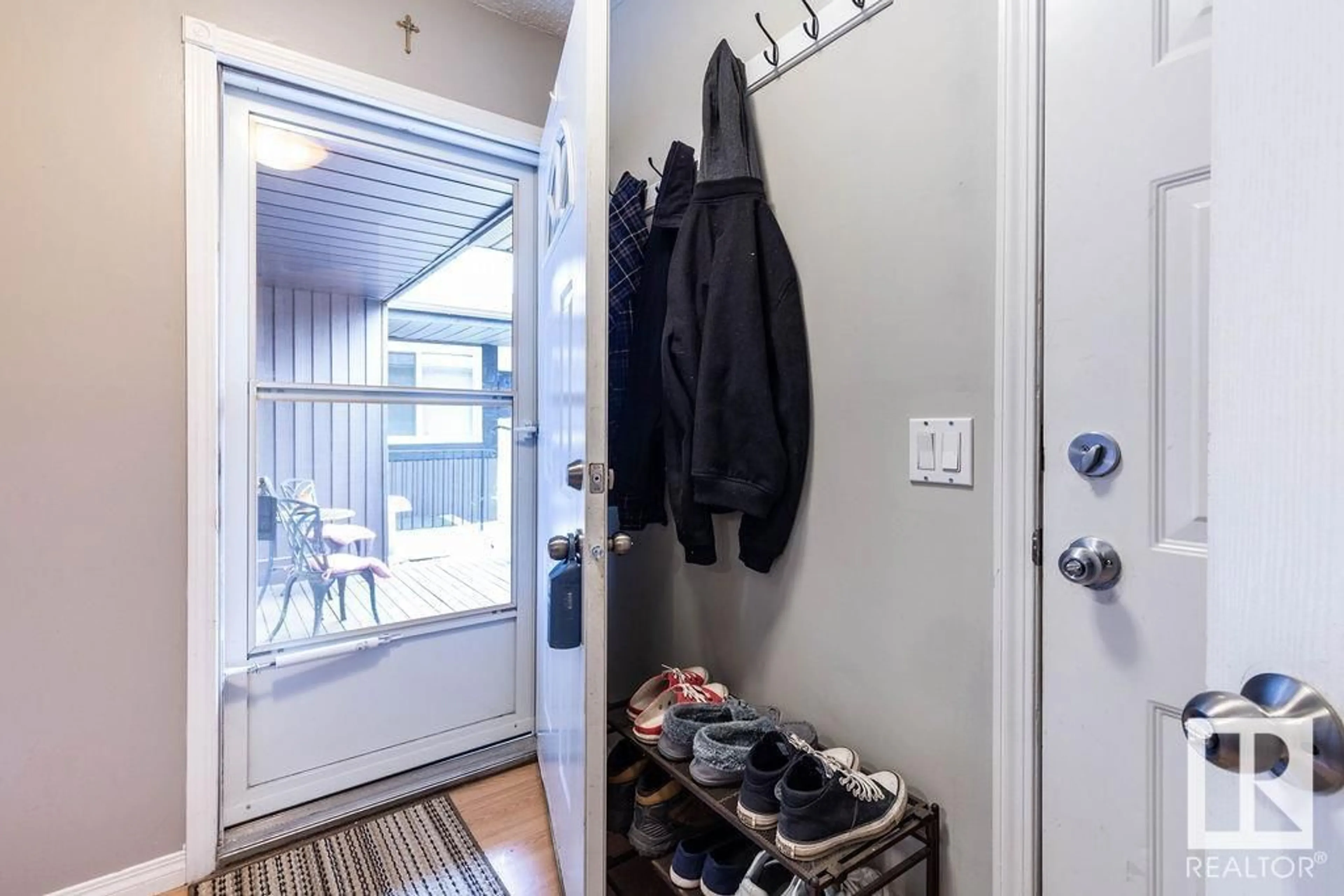 Indoor entryway for 102 FOREST GV, St. Albert Alberta T8N3K6