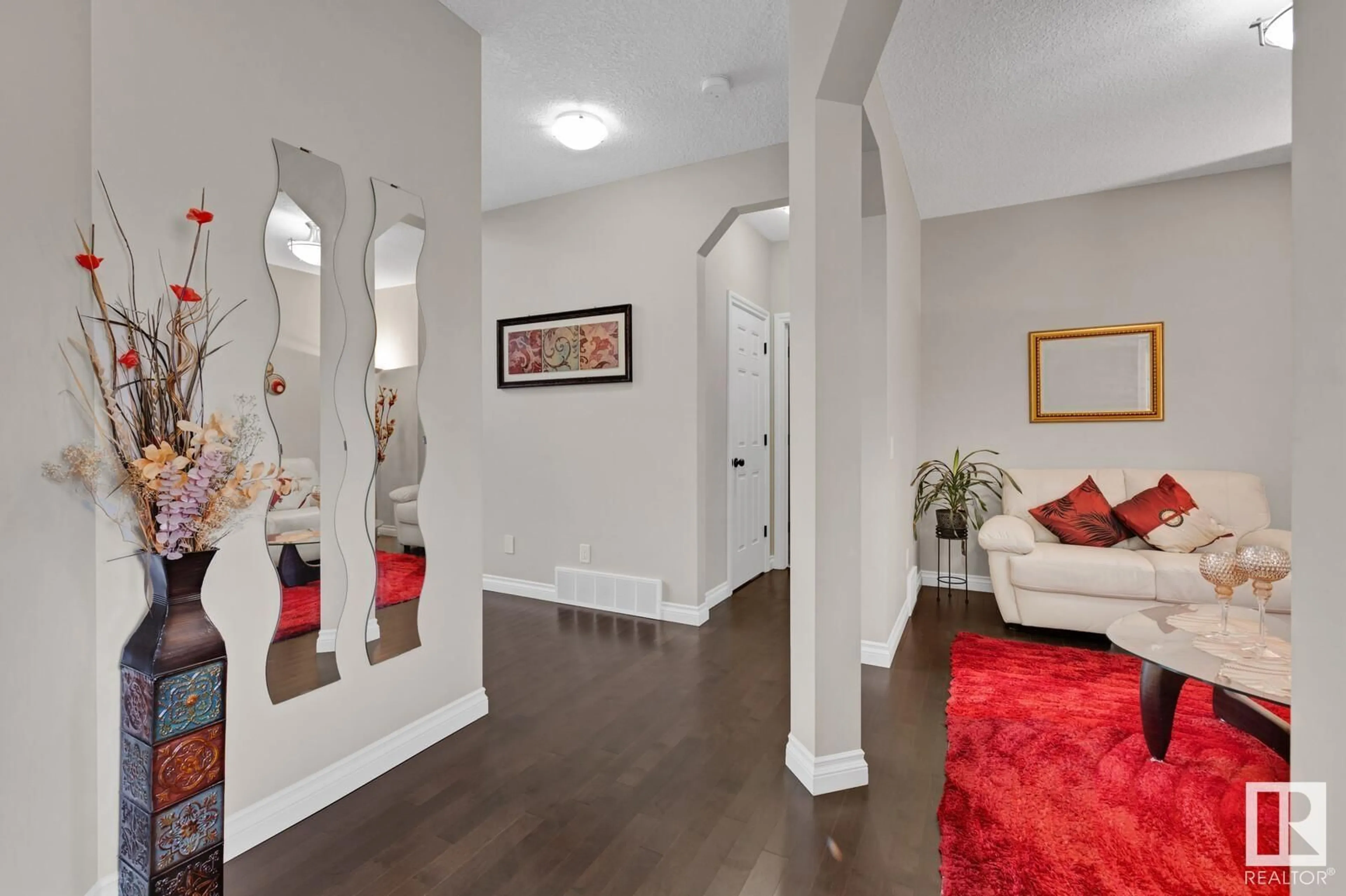 Indoor entryway for SW - 8928 23 AV, Edmonton Alberta T6X2C3