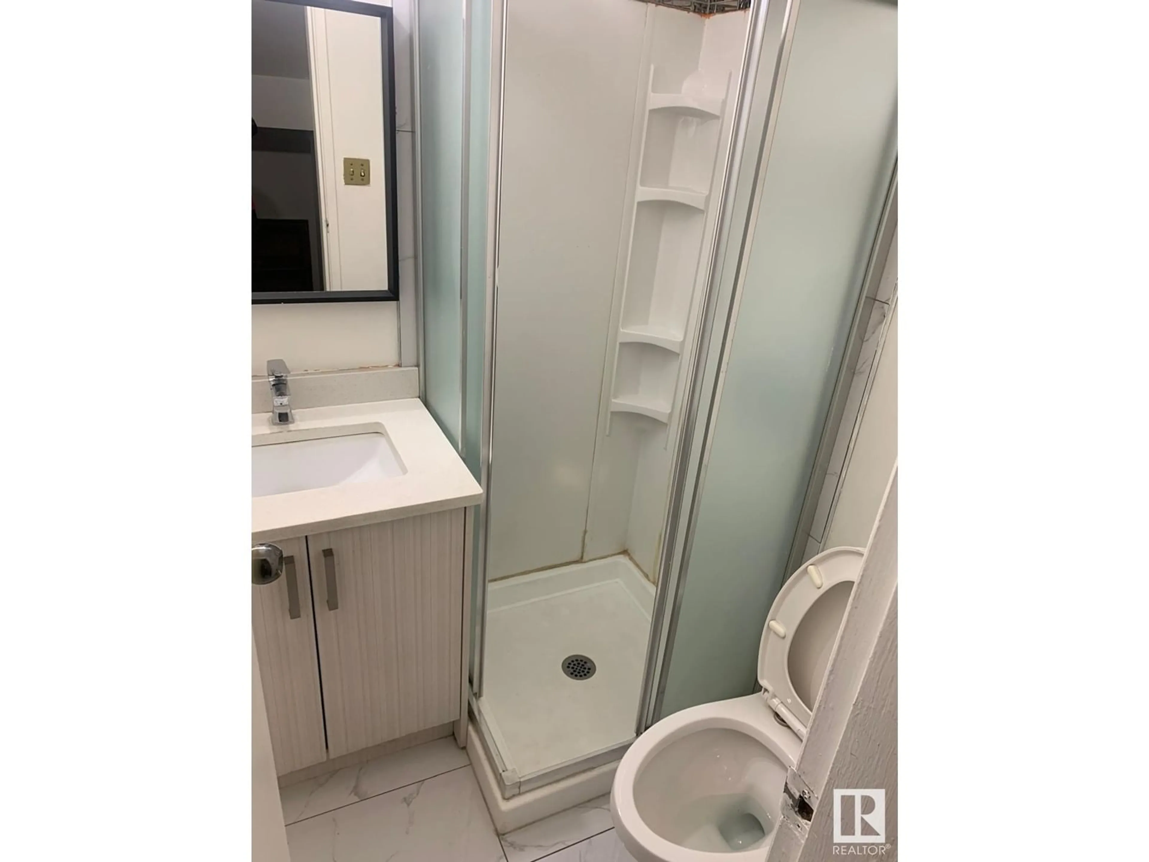 Standard bathroom, unknown for NW - 1750 LAKEWOOD S, Edmonton Alberta T6K2V9