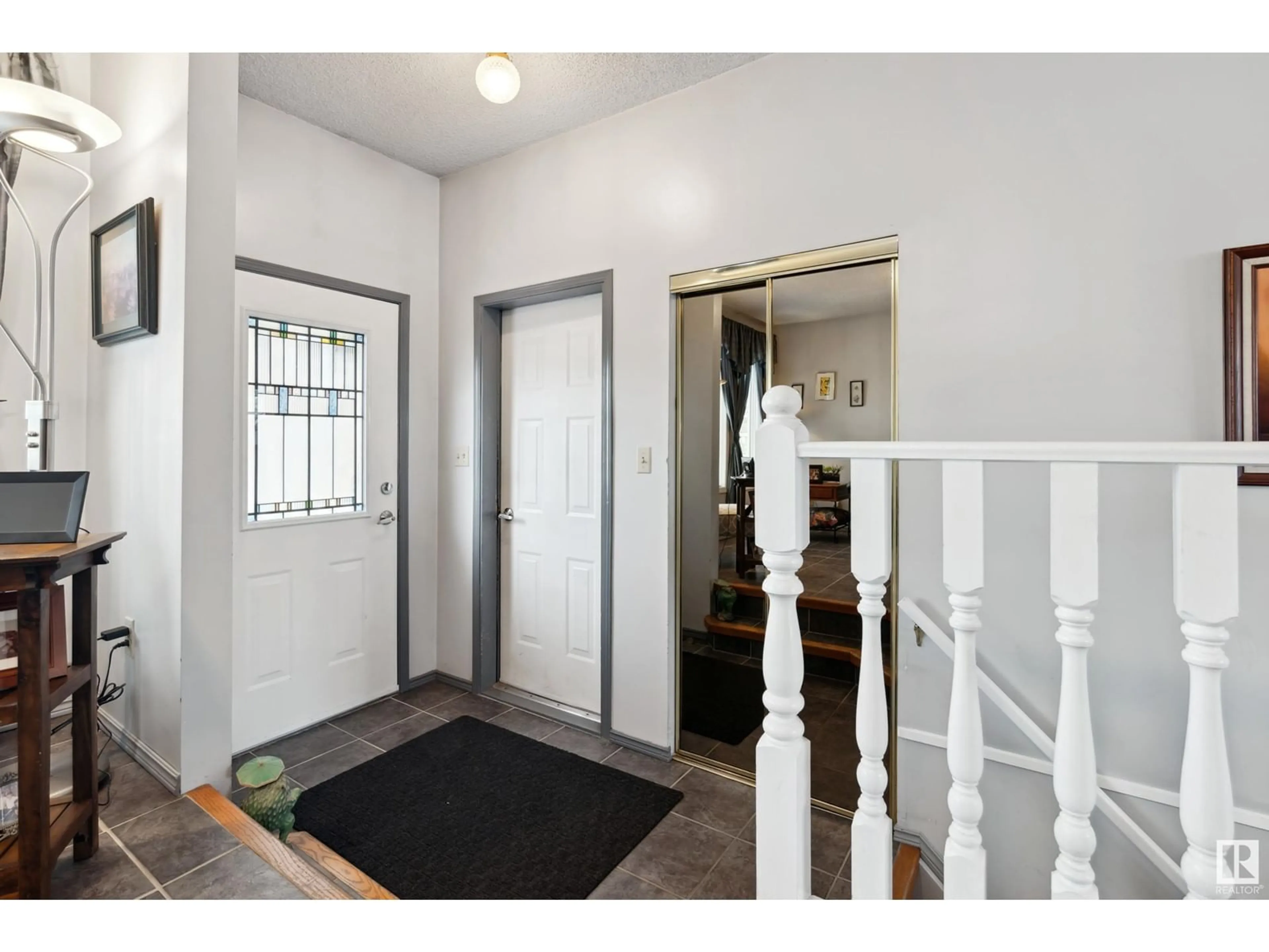 Indoor entryway for 8218 93 AV, Fort Saskatchewan Alberta T8L3P1
