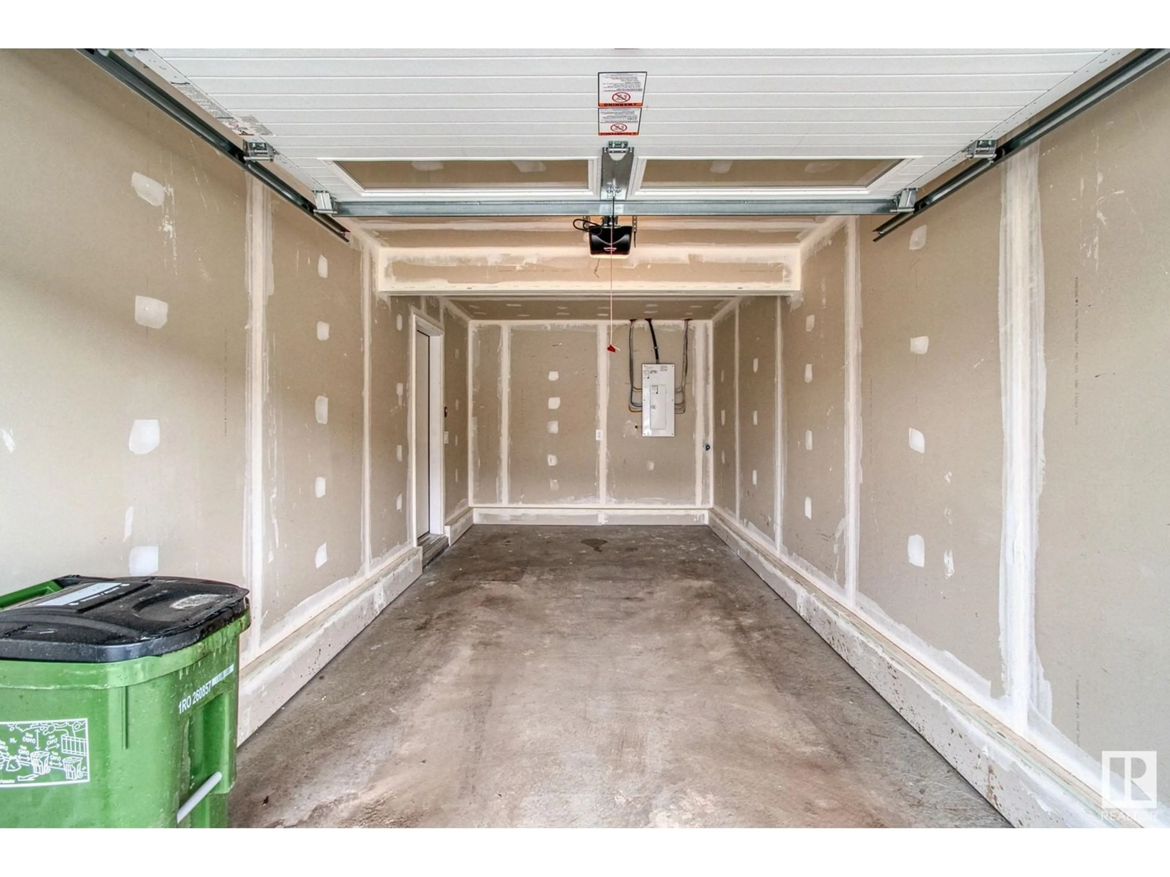 Indoor garage for 7805 KORULUK LINK, Edmonton Alberta T6W4V1