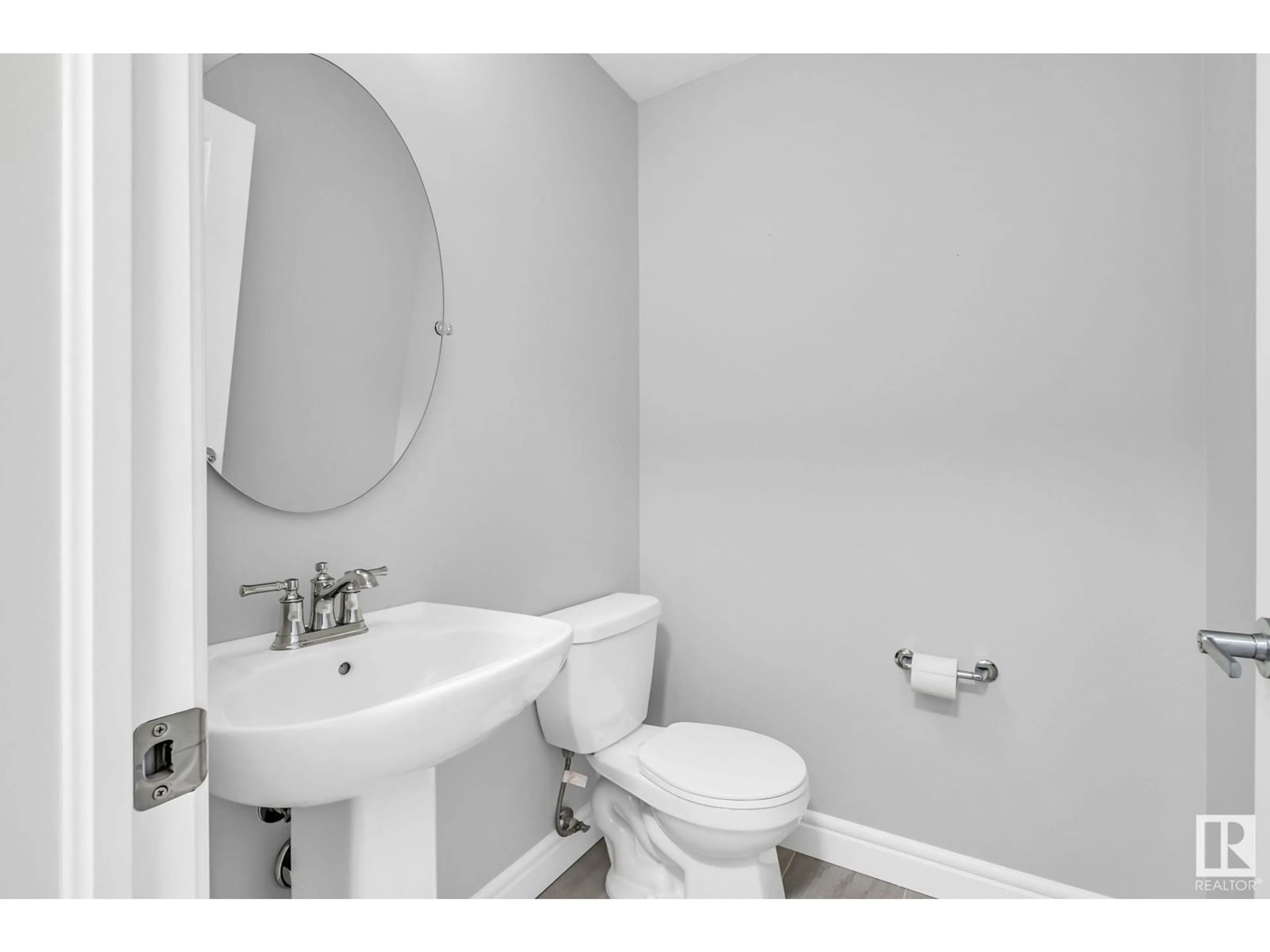 Standard bathroom, unknown for 7805 KORULUK LINK, Edmonton Alberta T6W4V1