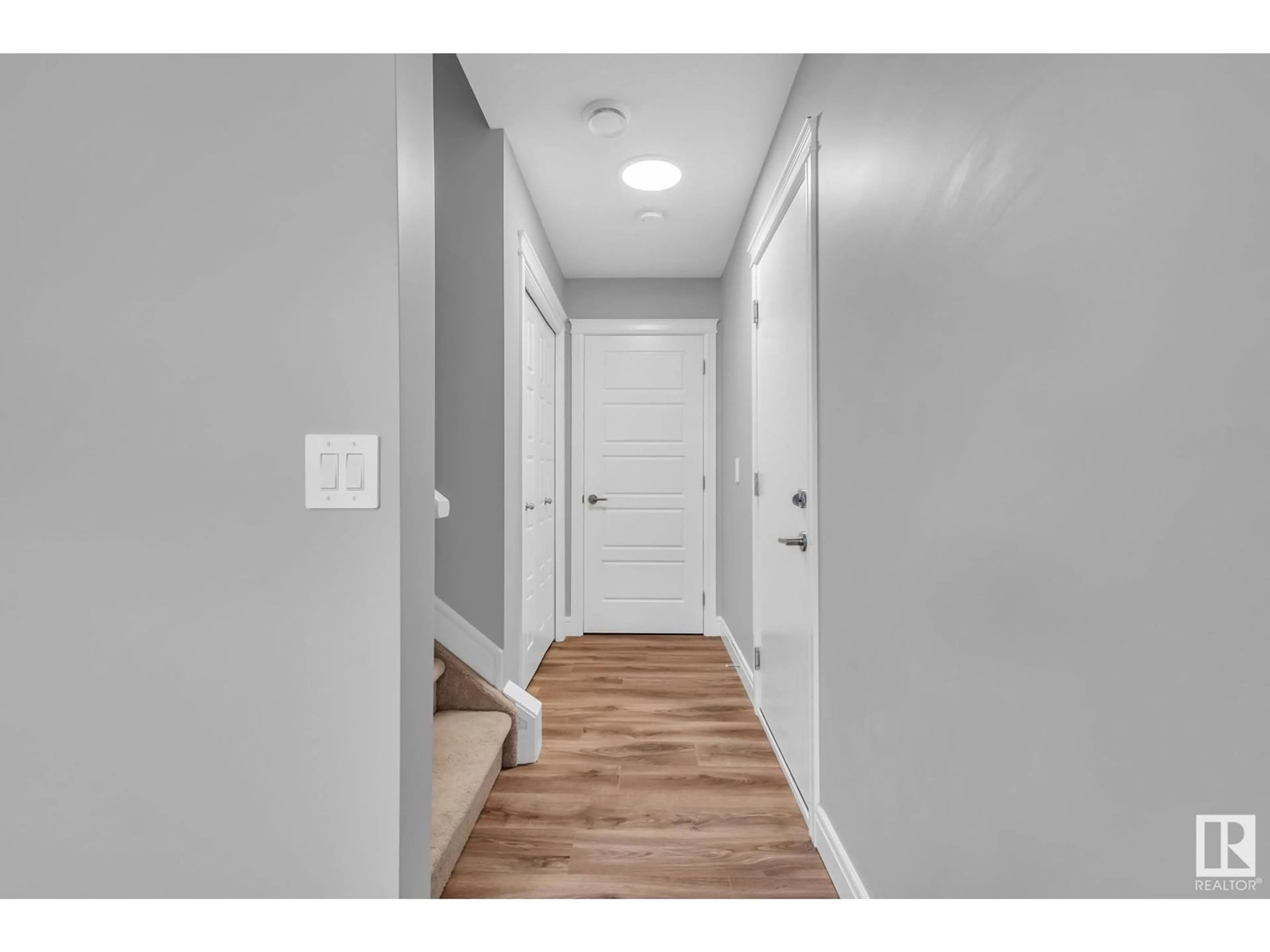 Indoor entryway for 7805 KORULUK LINK, Edmonton Alberta T6W4V1