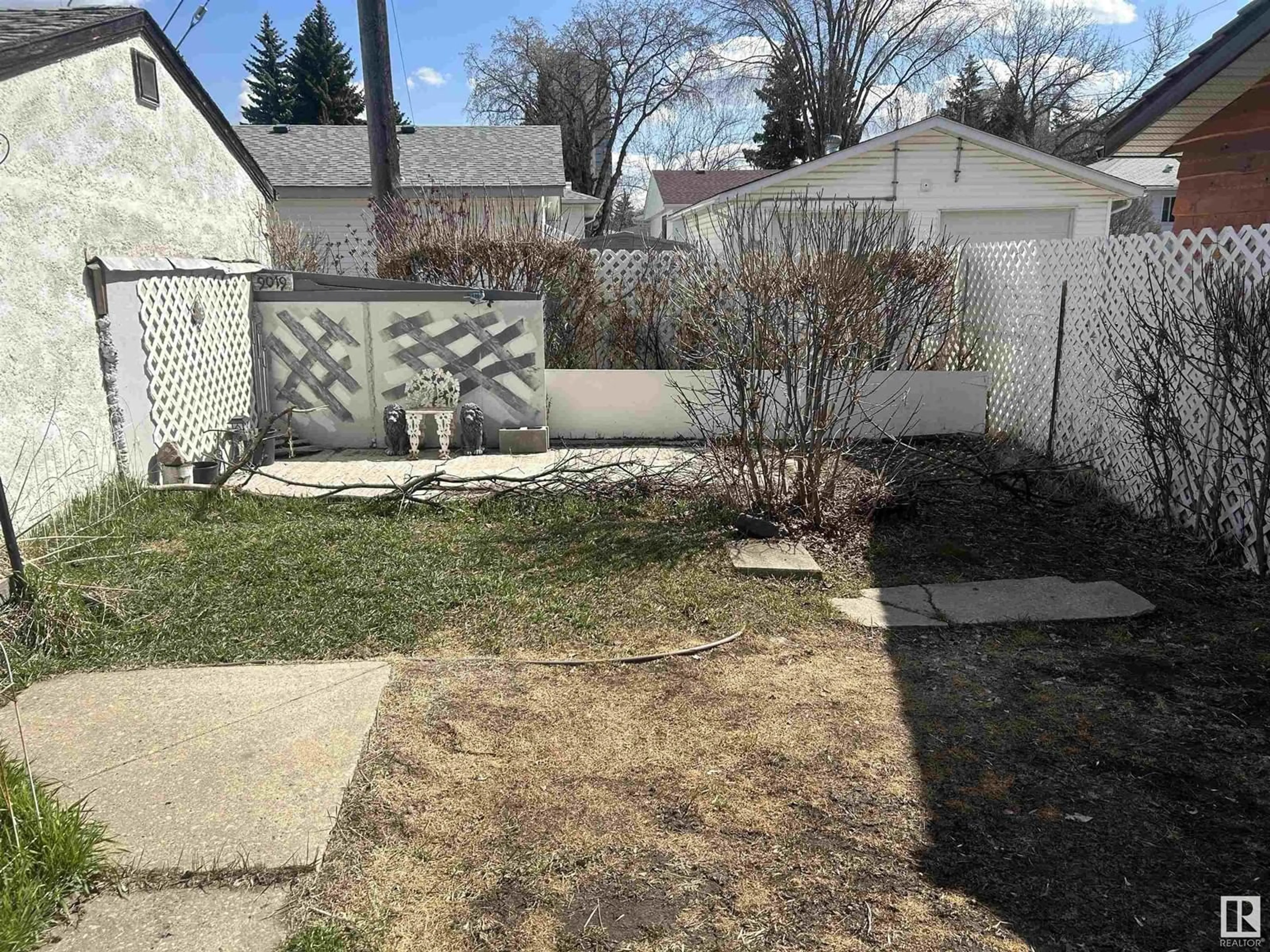 Patio, street for NW - 9019 89 ST, Edmonton Alberta T6C3K7