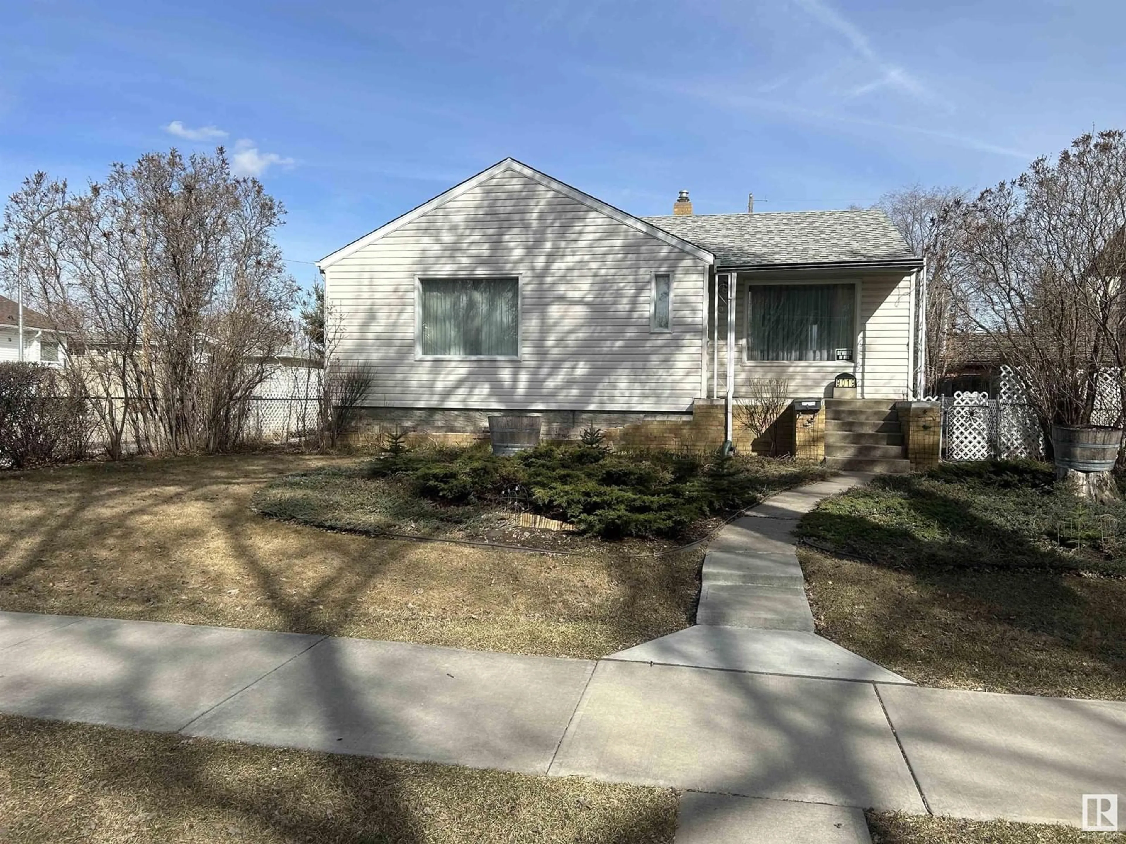 Unknown for NW - 9019 89 ST, Edmonton Alberta T6C3K7