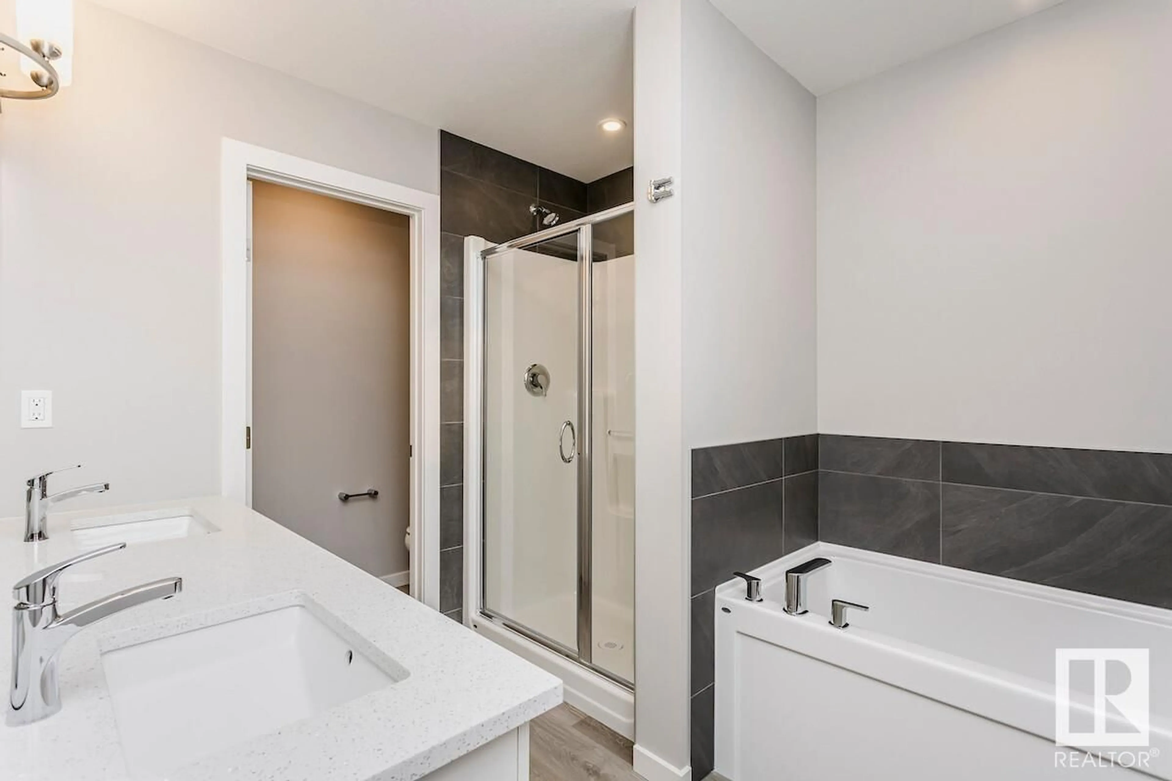 Contemporary bathroom, ceramic/tile floor for 35 GAMBEL LO, Spruce Grove Alberta T7X0C9