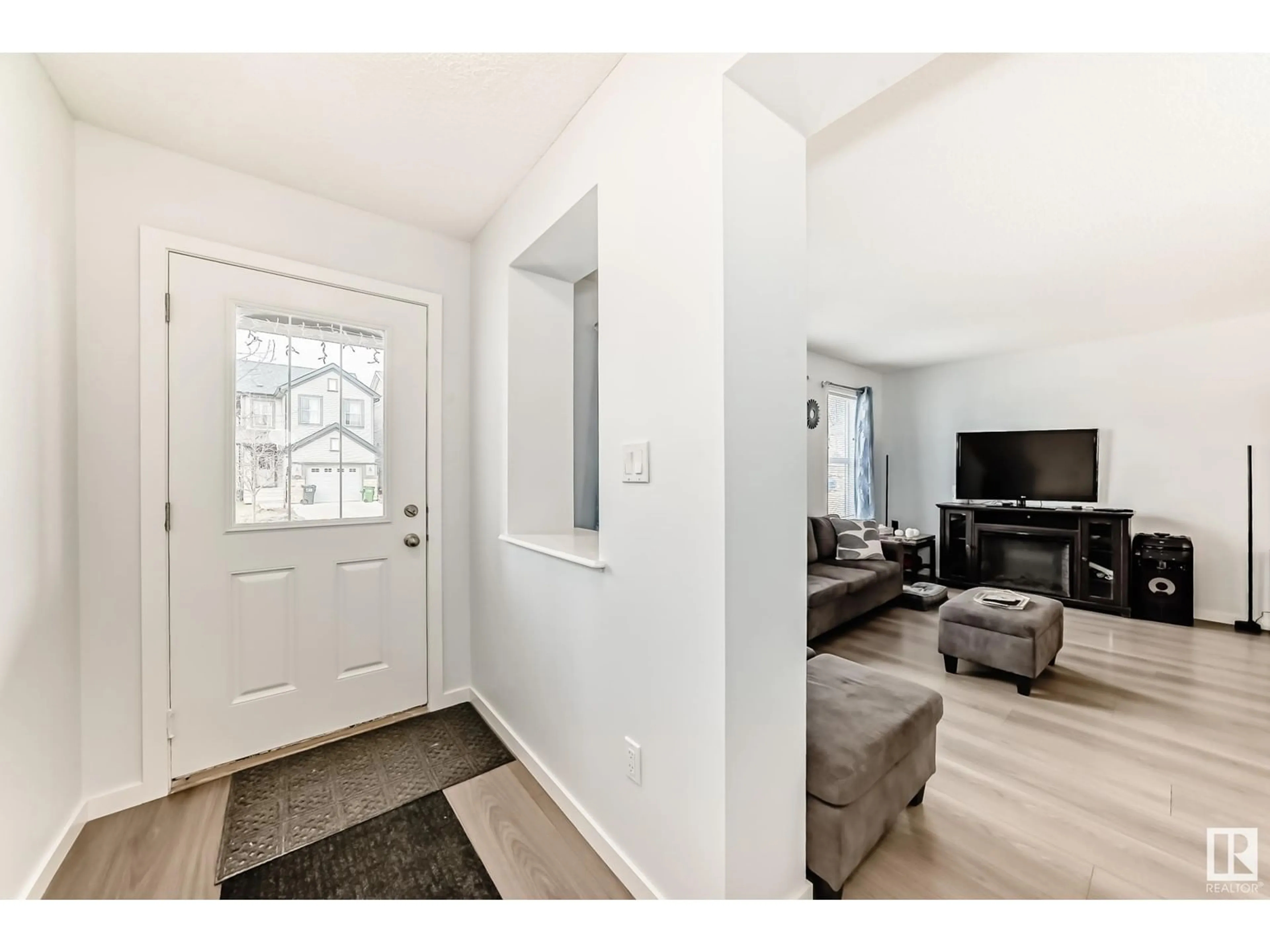 Indoor entryway for 3120 ARTHURS CR, Edmonton Alberta T6W2H7