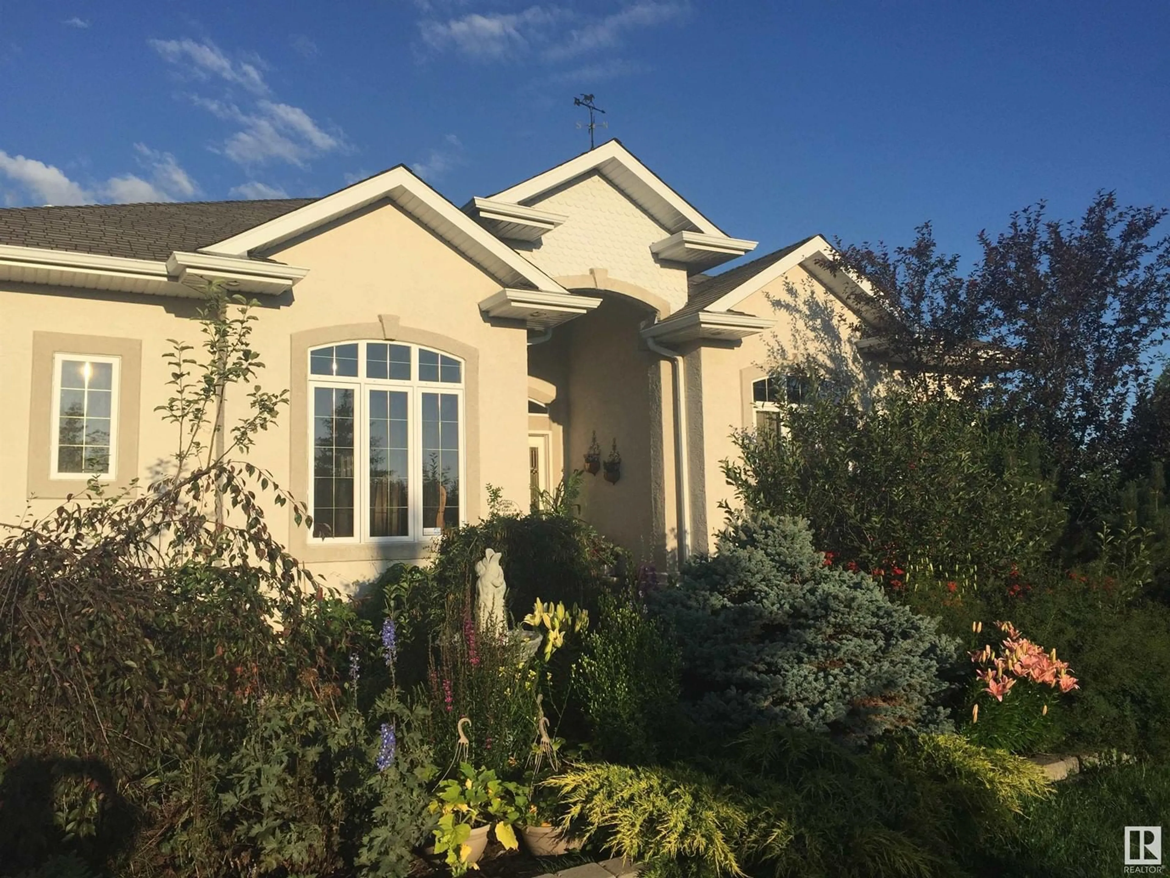 Home with vinyl exterior material, street for 51208 RGE ROAD 233, Rural Strathcona County Alberta T8B1K8
