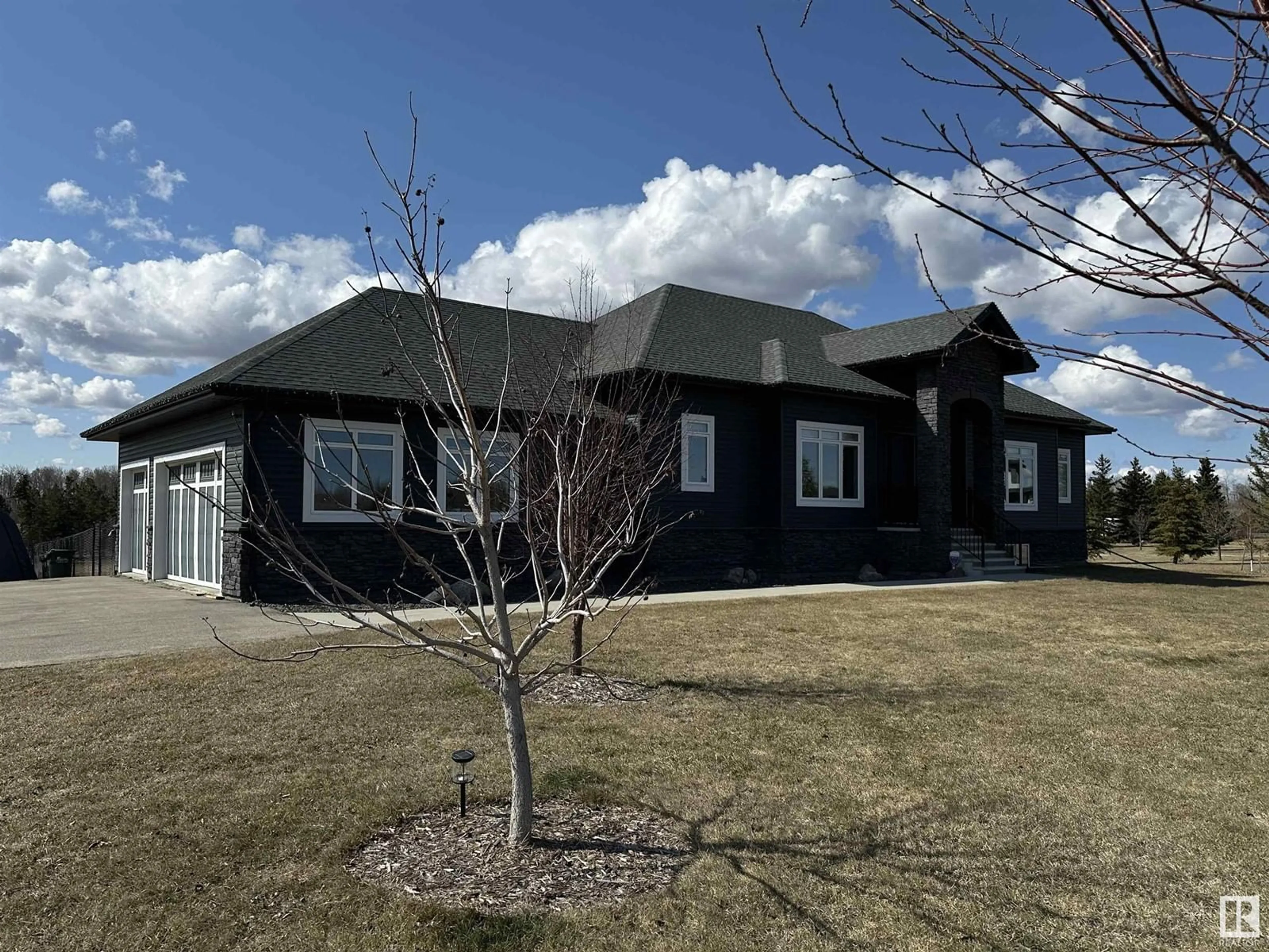 Home with vinyl exterior material, unknown for 385 52422 RGE ROAD 224, Rural Strathcona County Alberta T8A6N1
