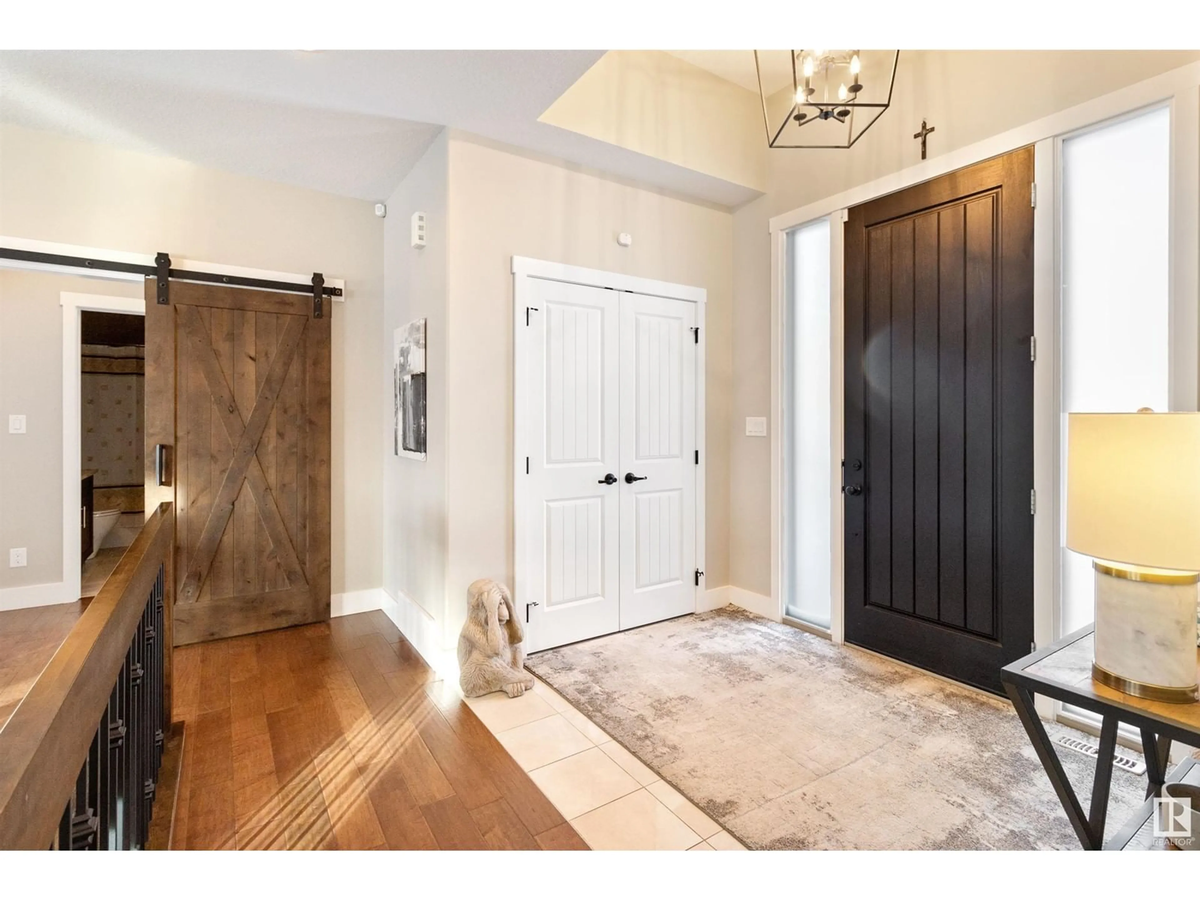 Indoor entryway for 385 52422 RGE ROAD 224, Rural Strathcona County Alberta T8A6N1