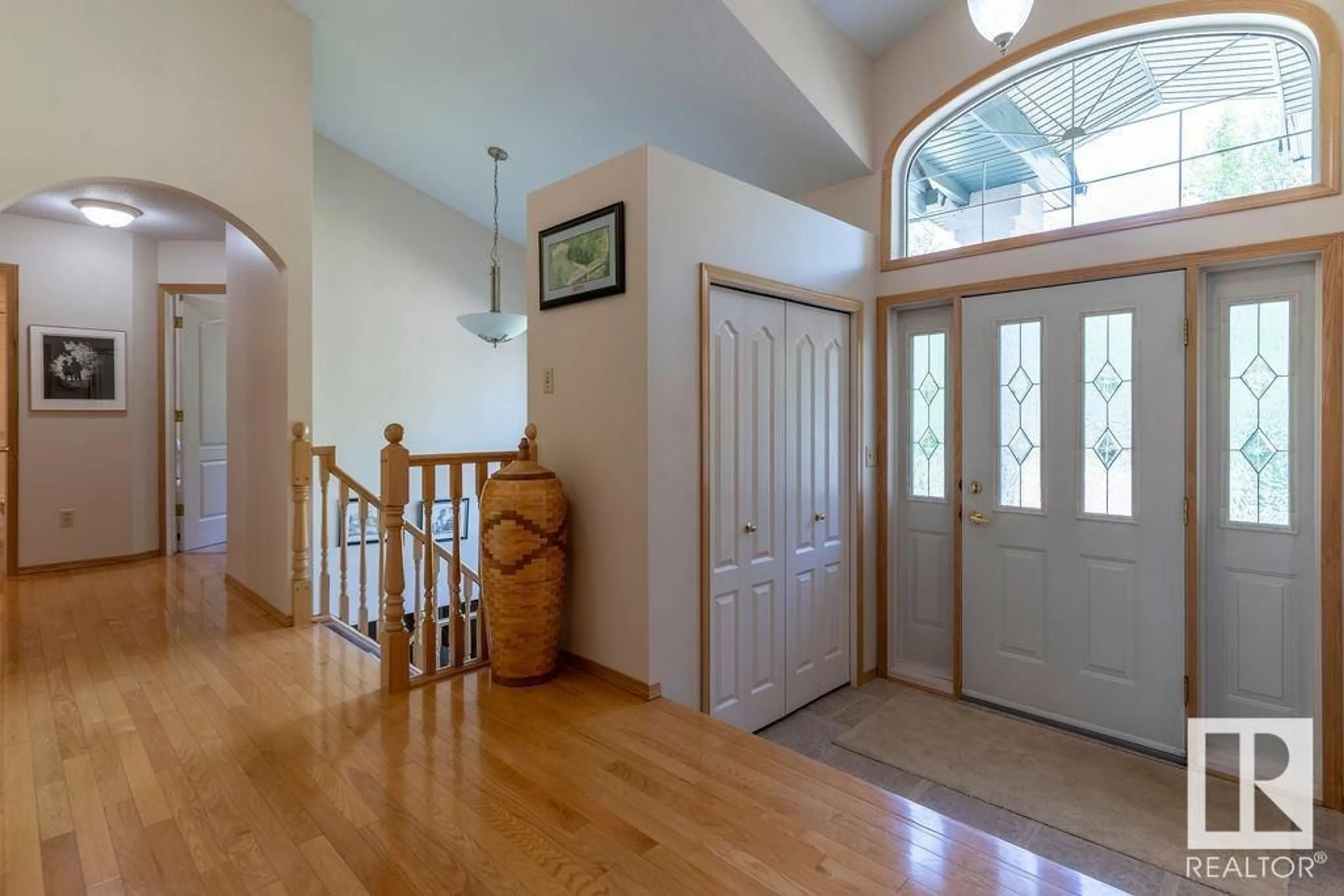 Indoor foyer for 5201 54 AV, Rural Parkland County Alberta T0E0S0