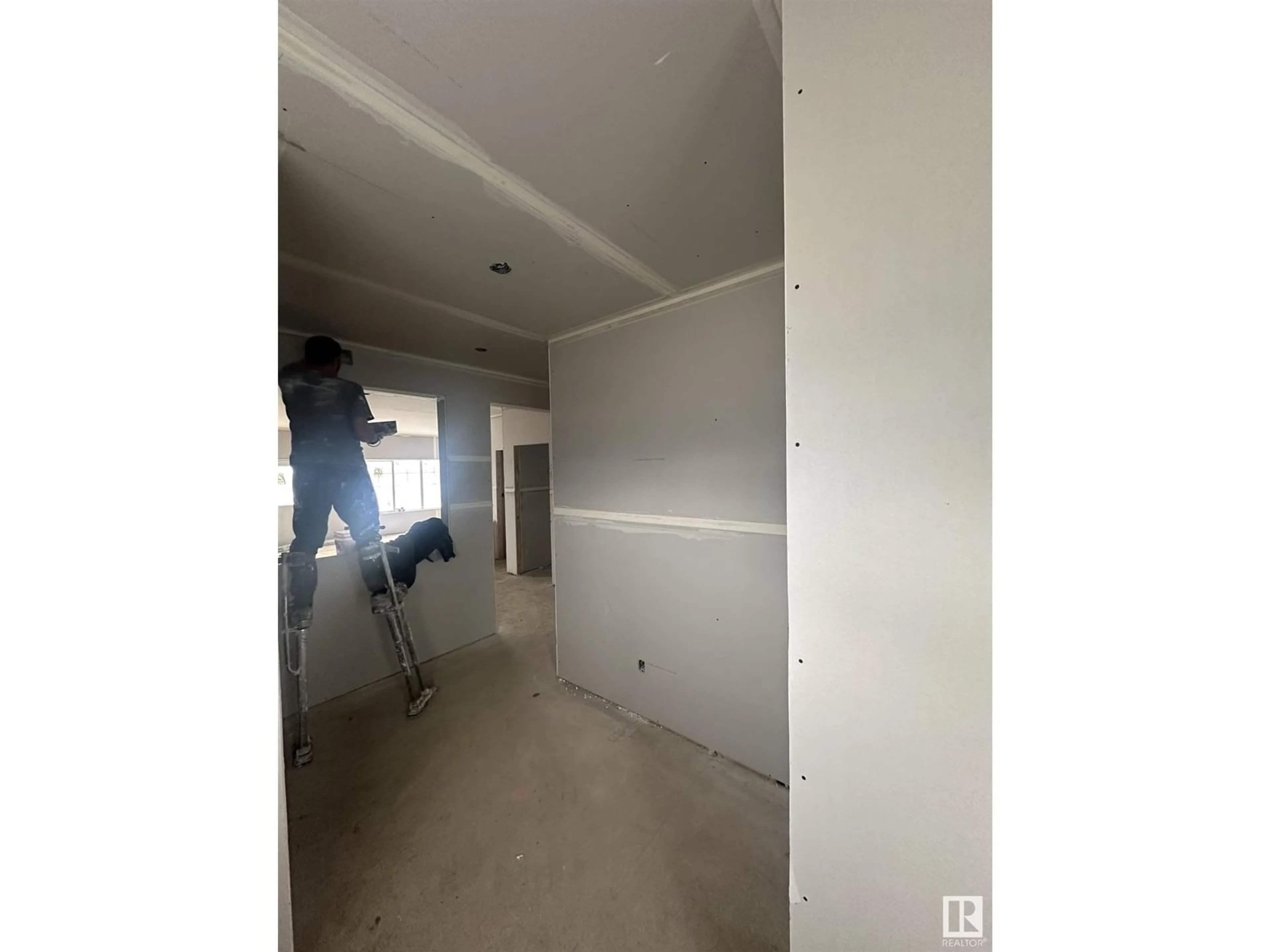 A pic of a room for 4707 KINNEY RD, Edmonton Alberta T6W5P2