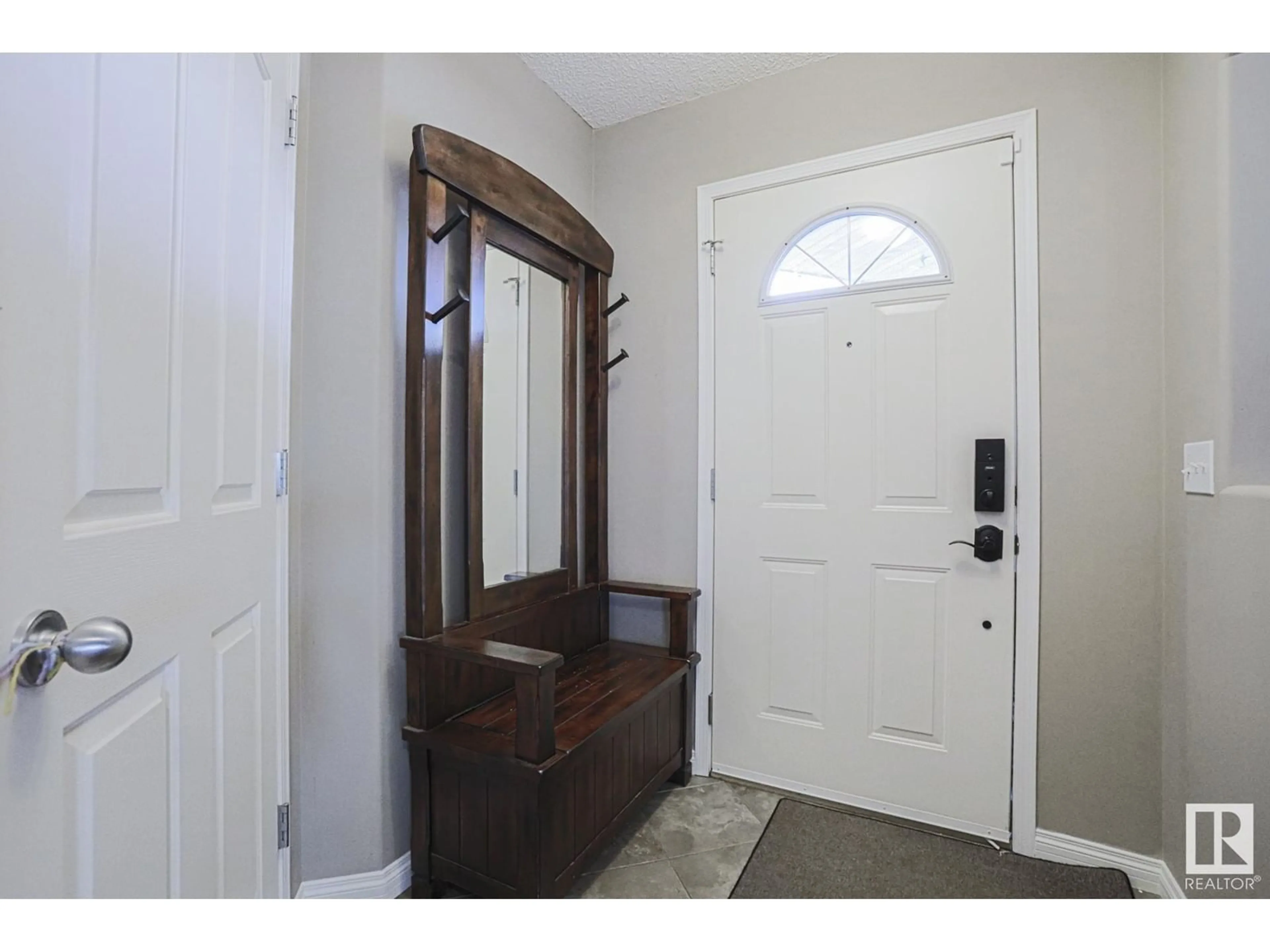 Indoor entryway for NW - 5204 200 ST, Edmonton Alberta T6M2V8
