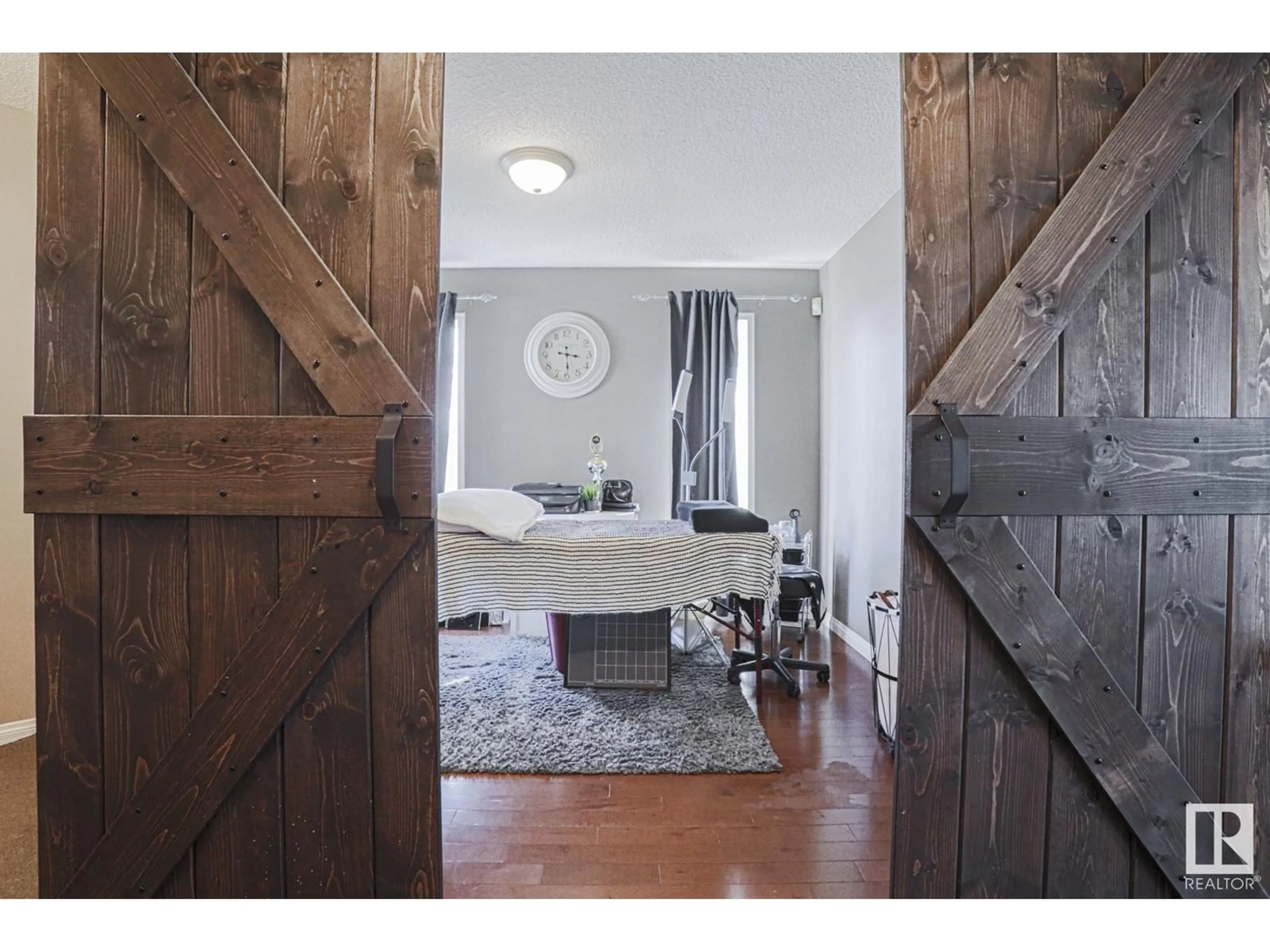Indoor entryway for NW - 5204 200 ST, Edmonton Alberta T6M2V8