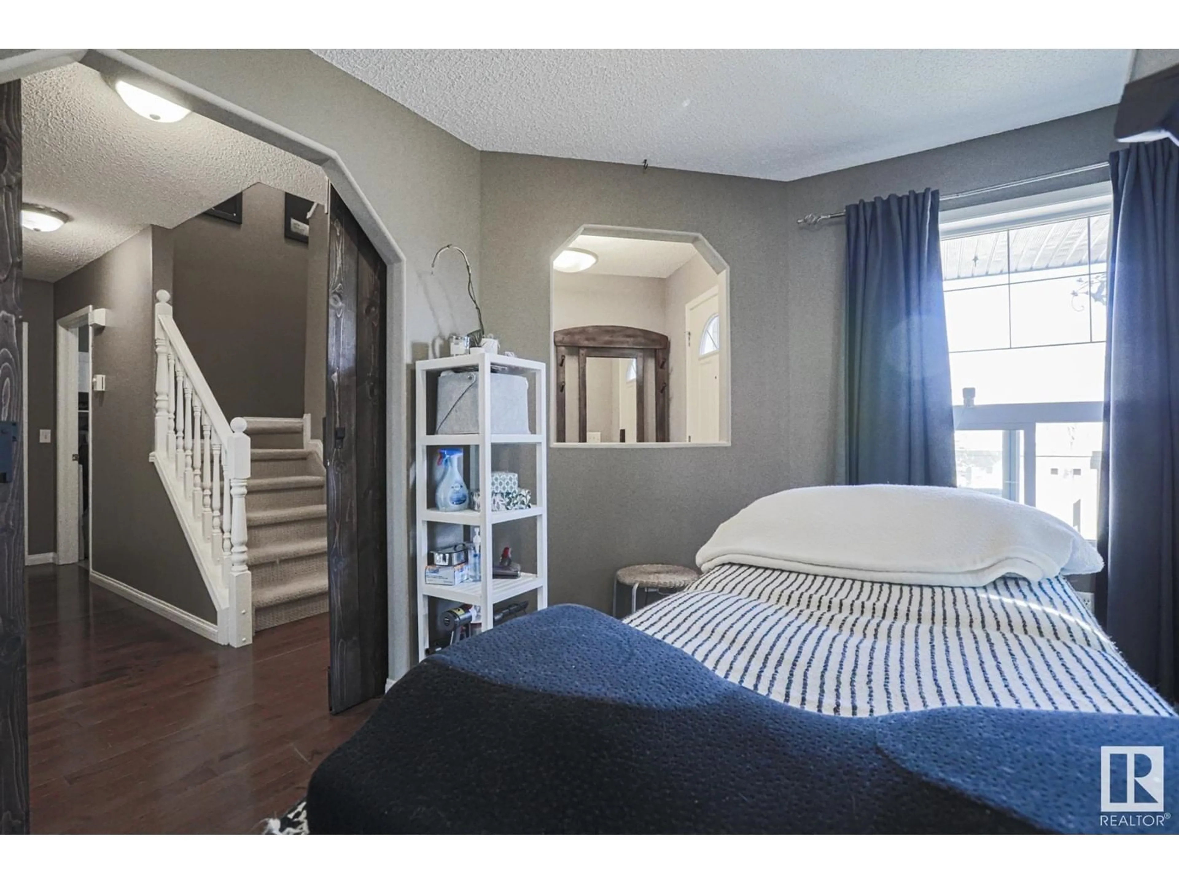 Unknown for NW - 5204 200 ST, Edmonton Alberta T6M2V8