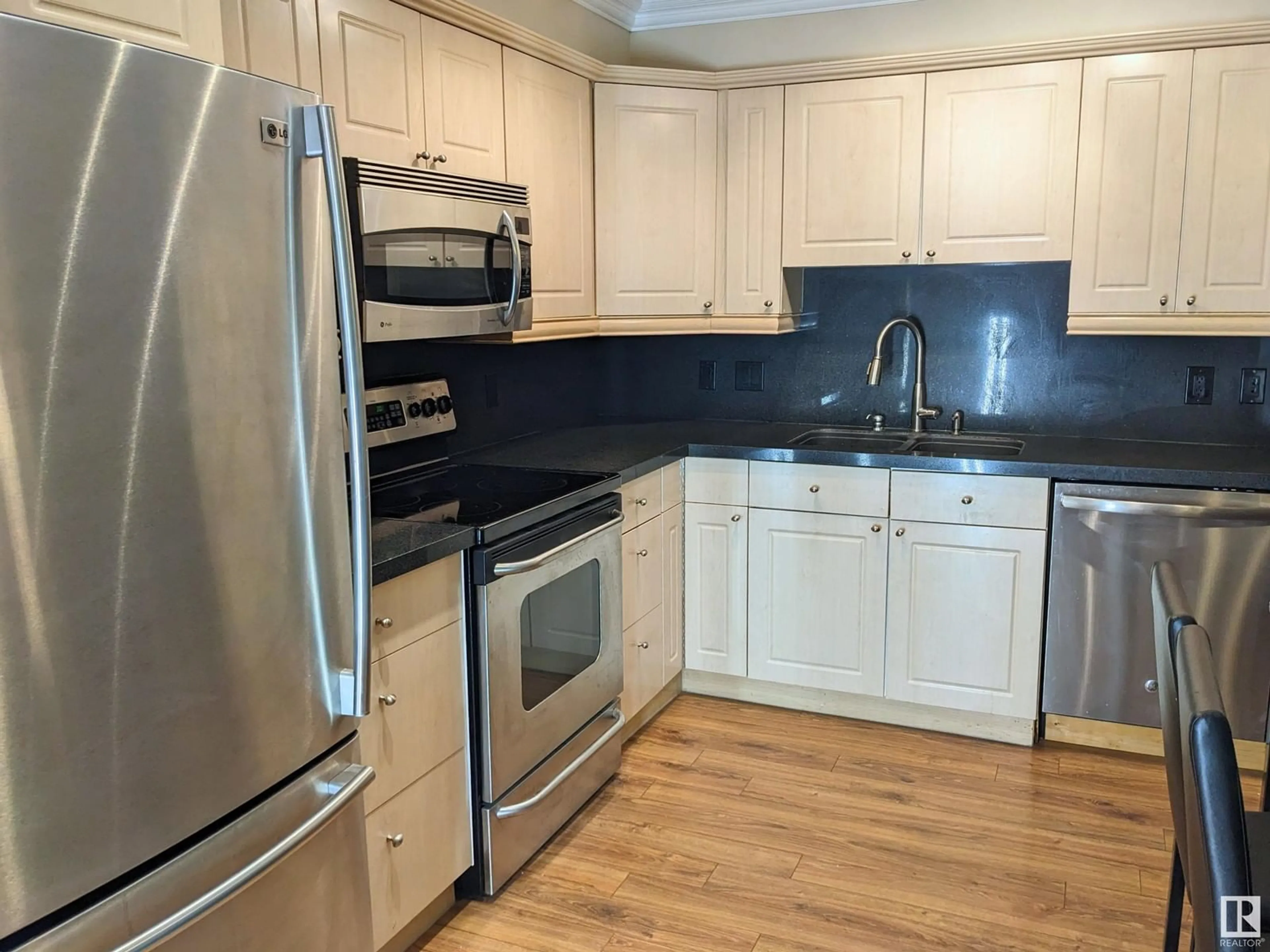 Standard kitchen, wood/laminate floor for #101 - 10311 111 ST, Edmonton Alberta T5K2Y8
