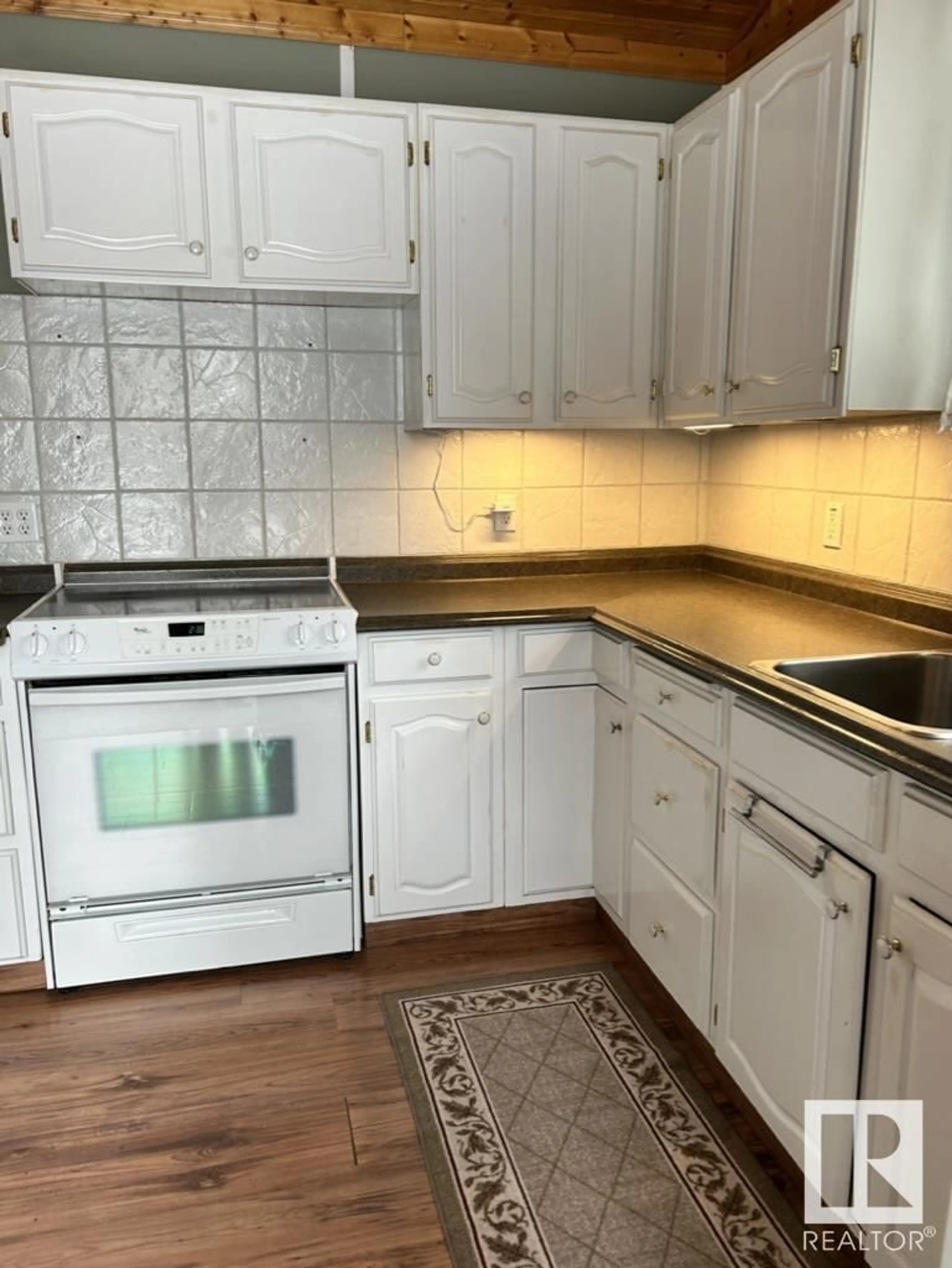 Standard kitchen, unknown for 318 55061 TWP ROAD 462, Rural Wetaskiwin County Alberta T0C0T0